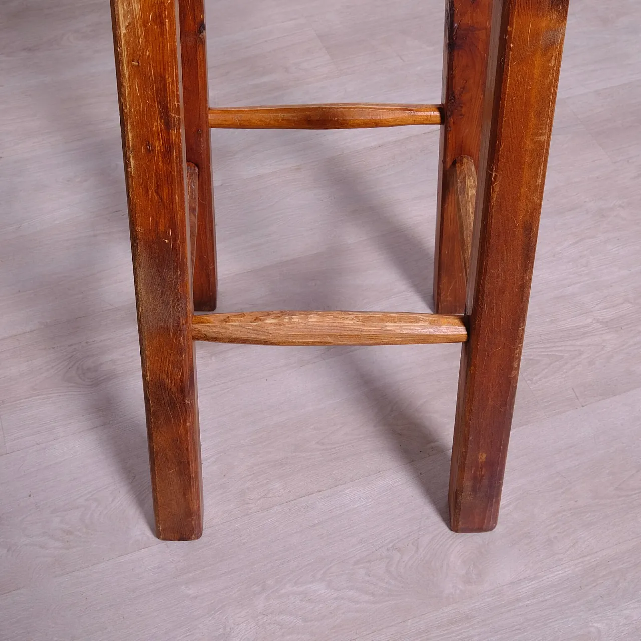 Sgabello in legno massello e cuoio, fine '900 3