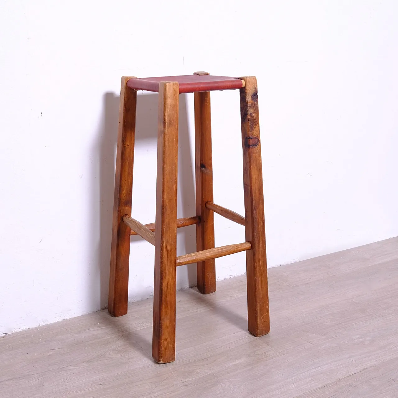 Sgabello in legno massello e cuoio, fine '900 18