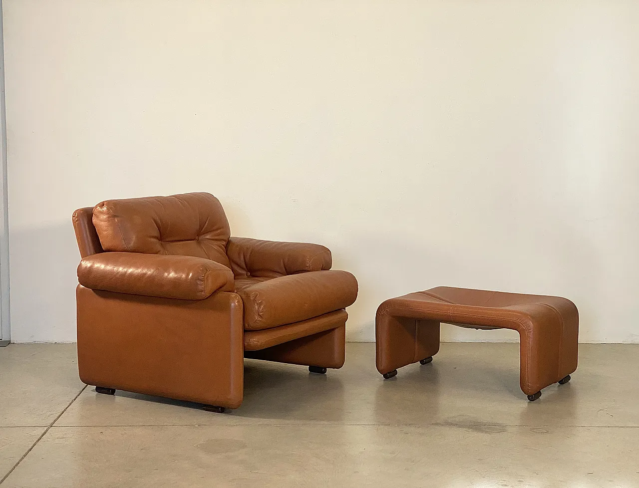 Poltrona con pouf mod. Coronado di Tobia Scarpa per B&B anni 70 2