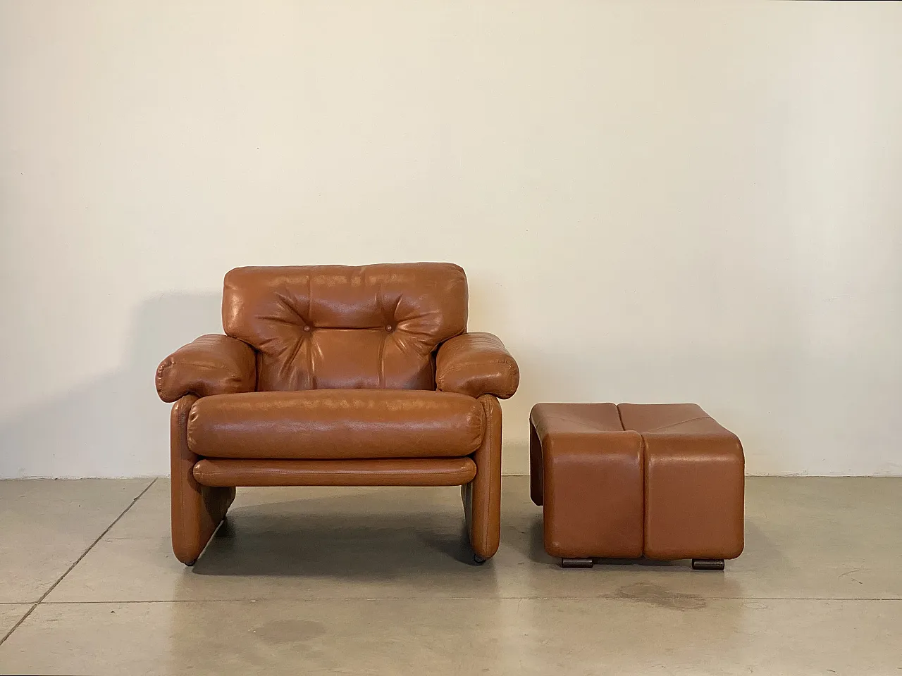 Poltrona con pouf mod. Coronado di Tobia Scarpa per B&B anni 70 7