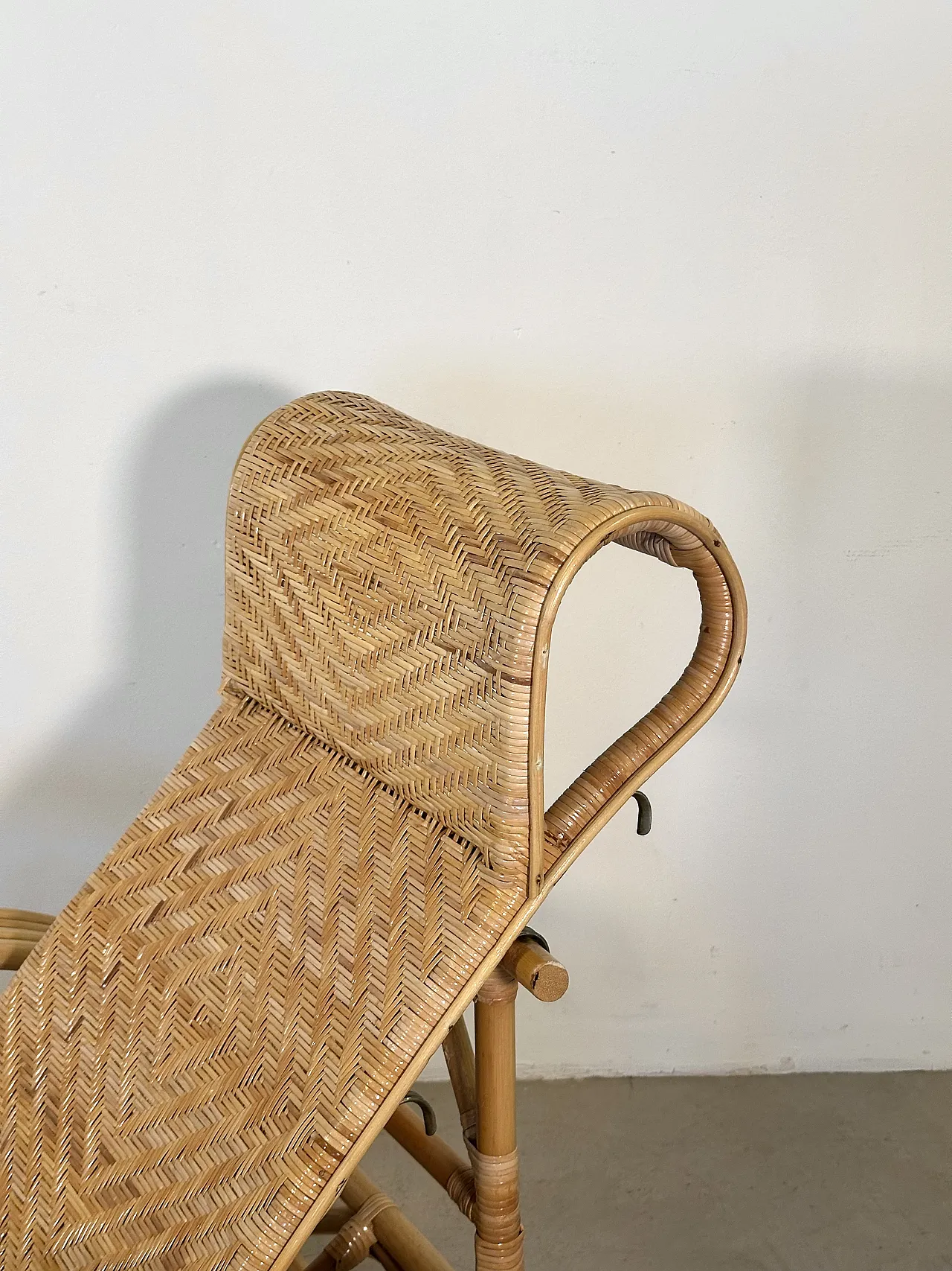 Coppia di chaises longue in bambù anni '80 25