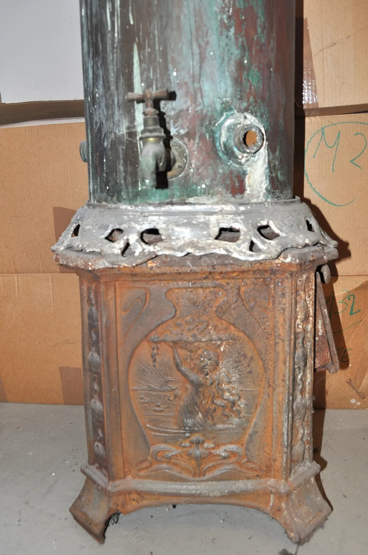 Scaldabagno Liberty in rame e ghisa, fine '800 3