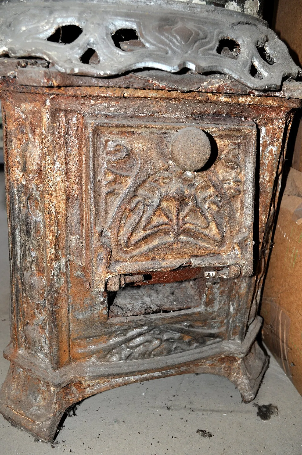 Scaldabagno Liberty in rame e ghisa, fine '800 4