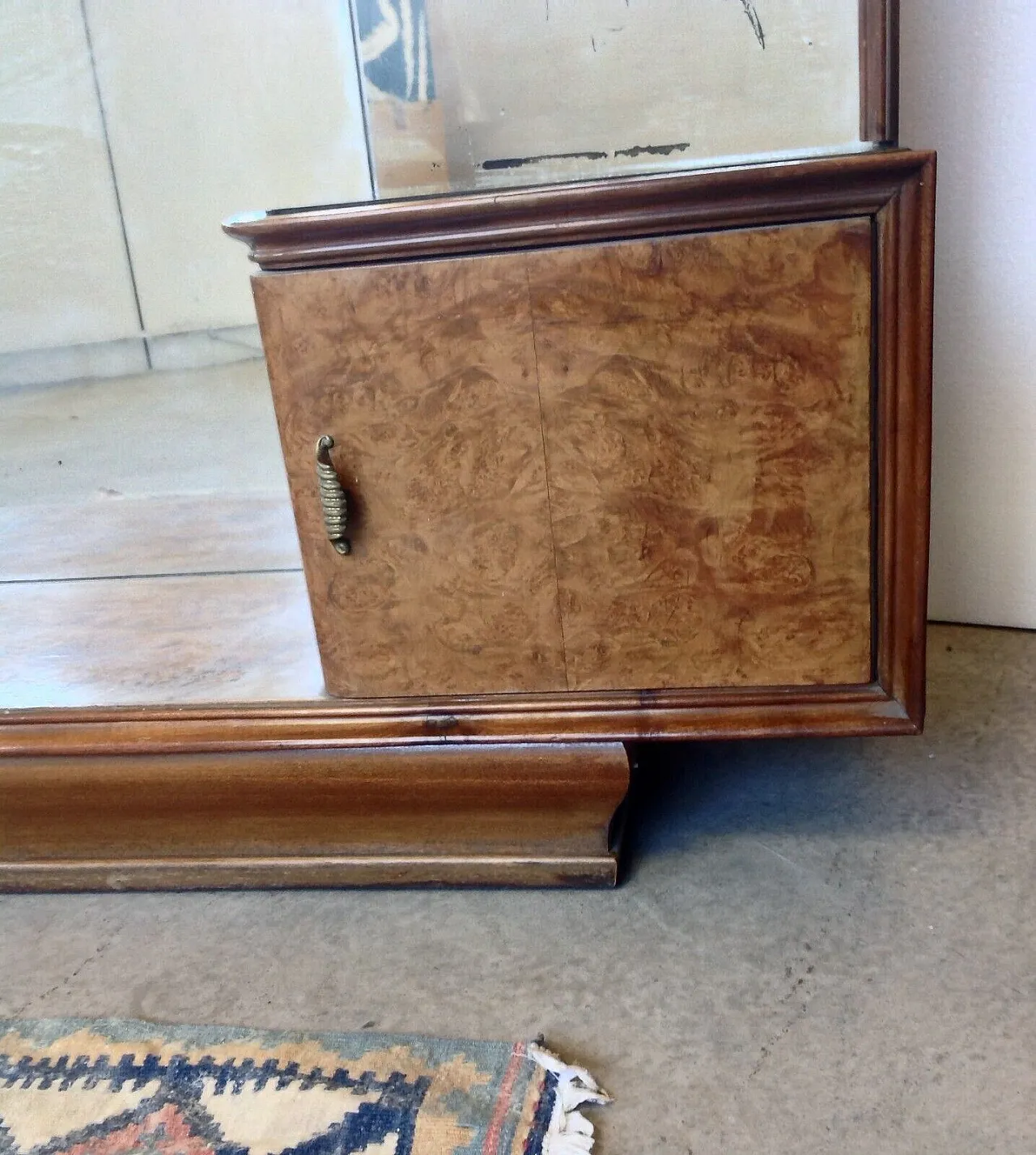 Specchiera con cassetti e sportello, in legno e vetro, metà '900 5