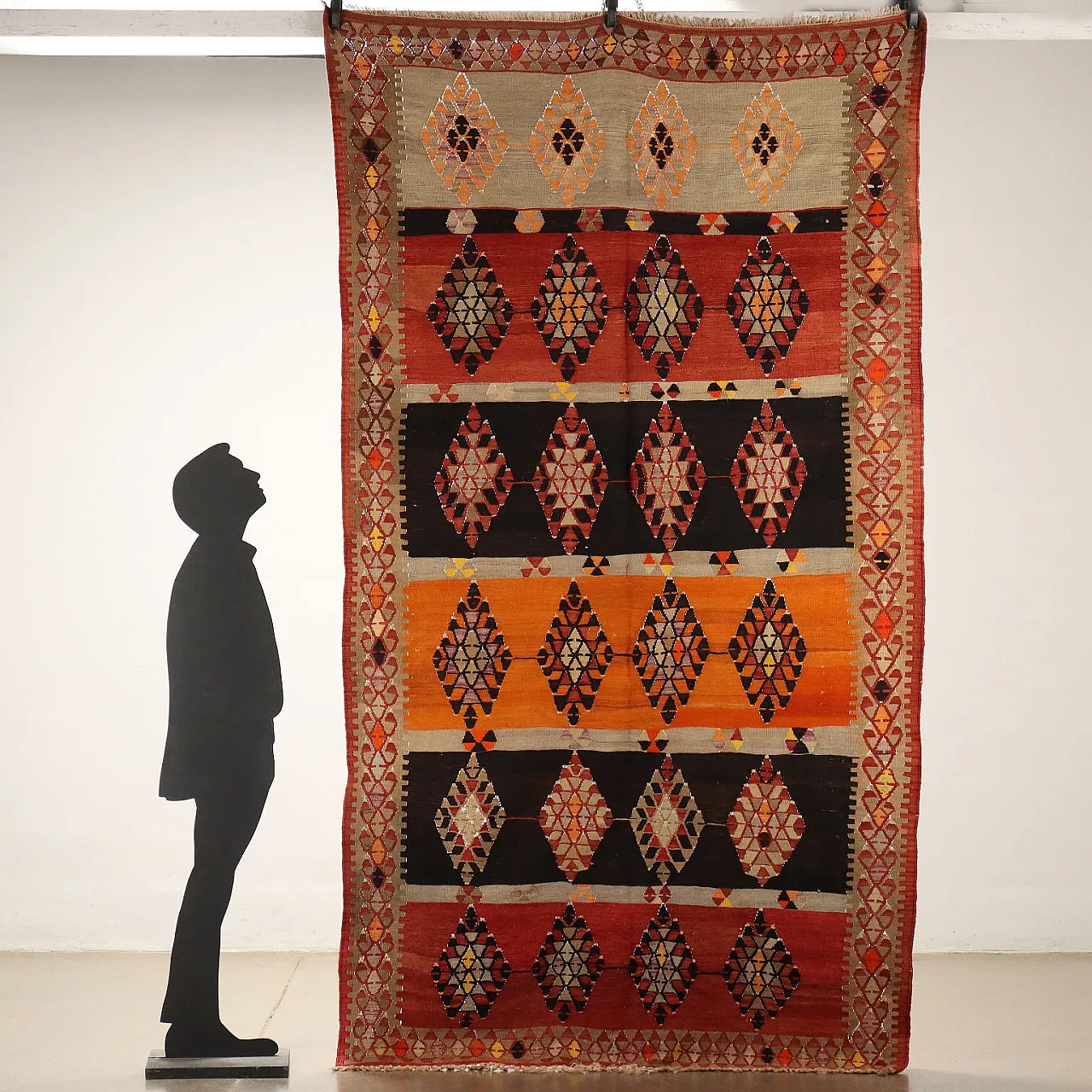 Thin knot Kilim rug in brown and orange wool 2
