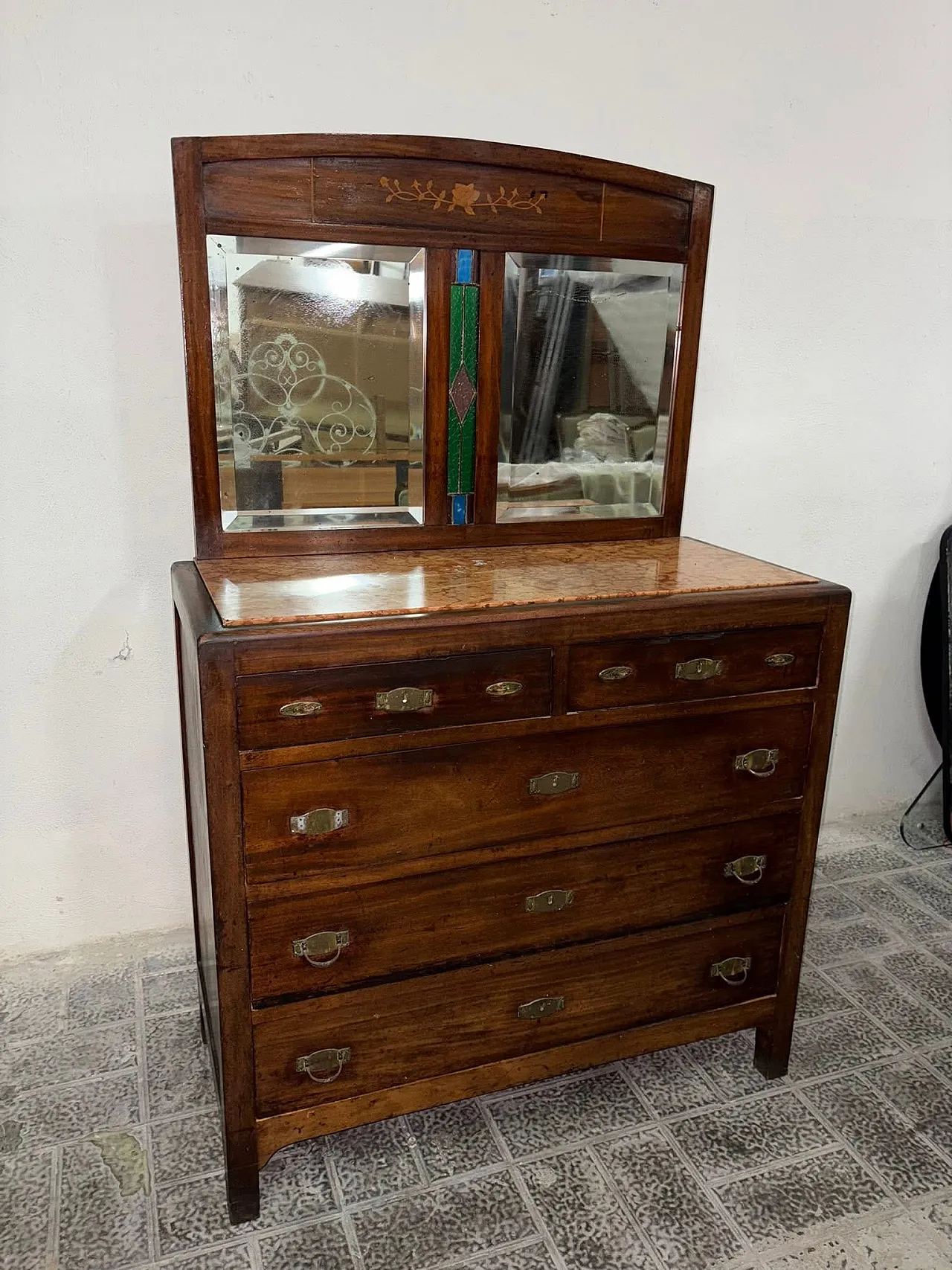 Como with mirror, early 20th century 1