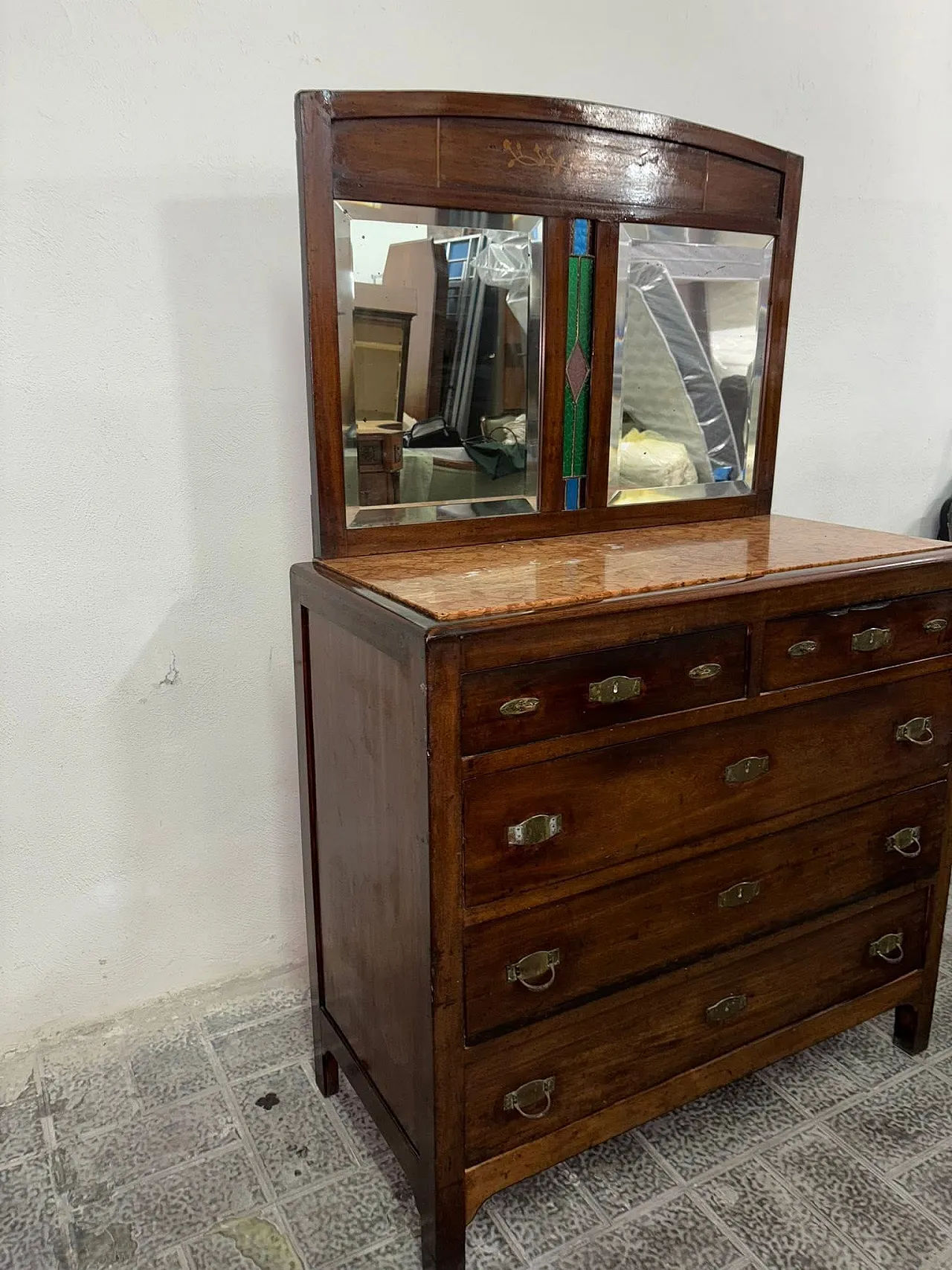 Como with mirror, early 20th century 4