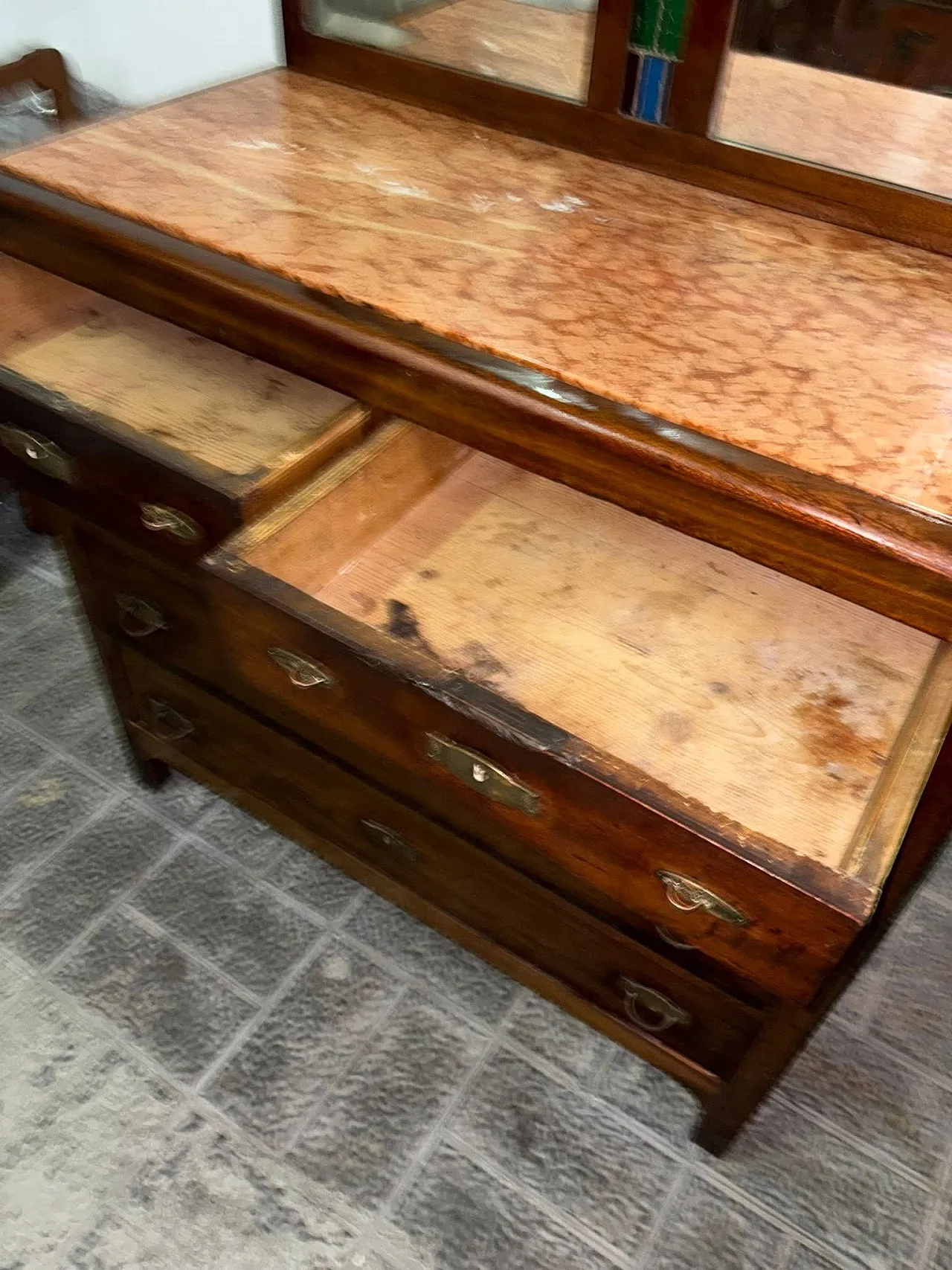 Como with mirror, early 20th century 5