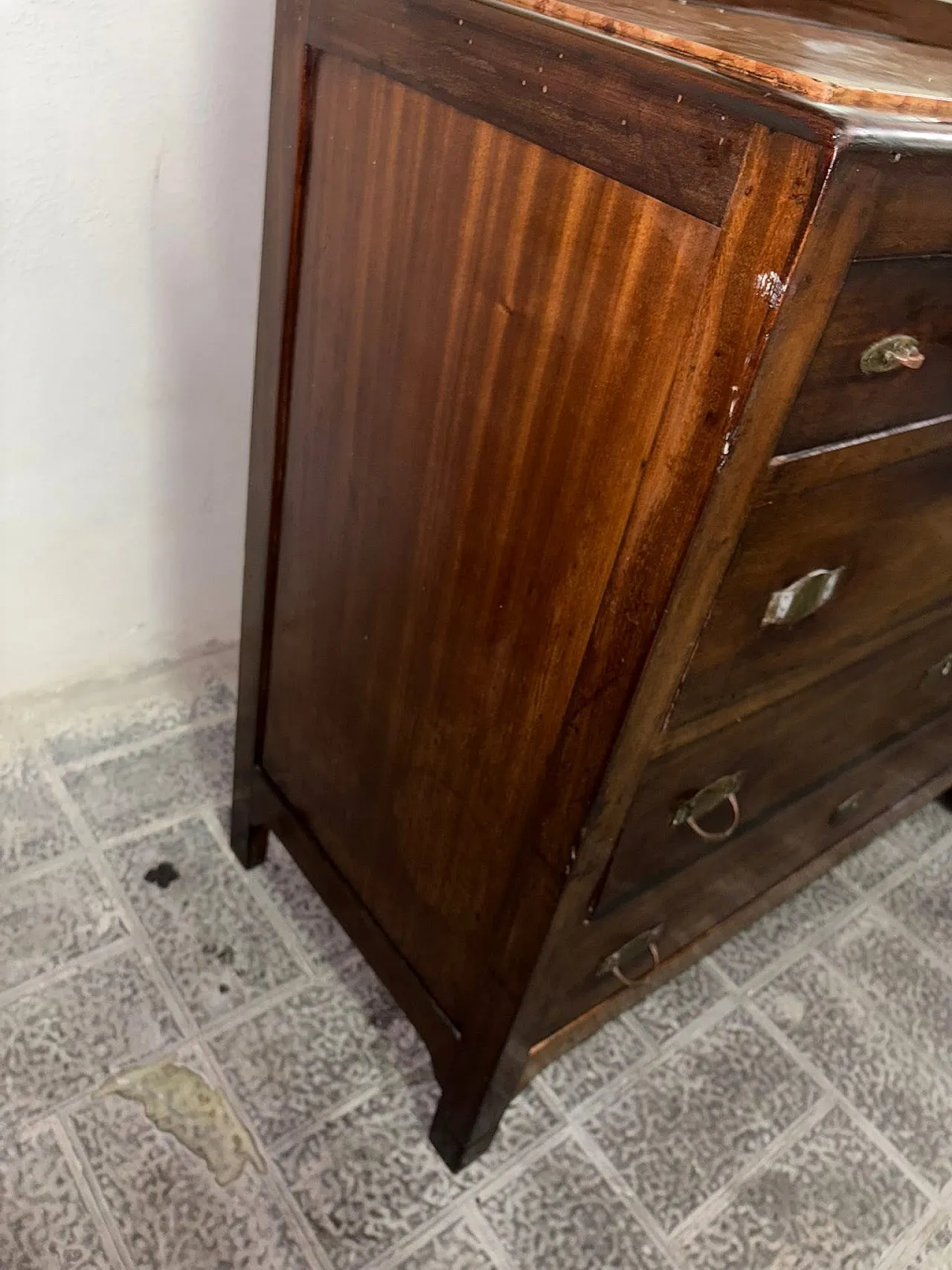 Como with mirror, early 20th century 10