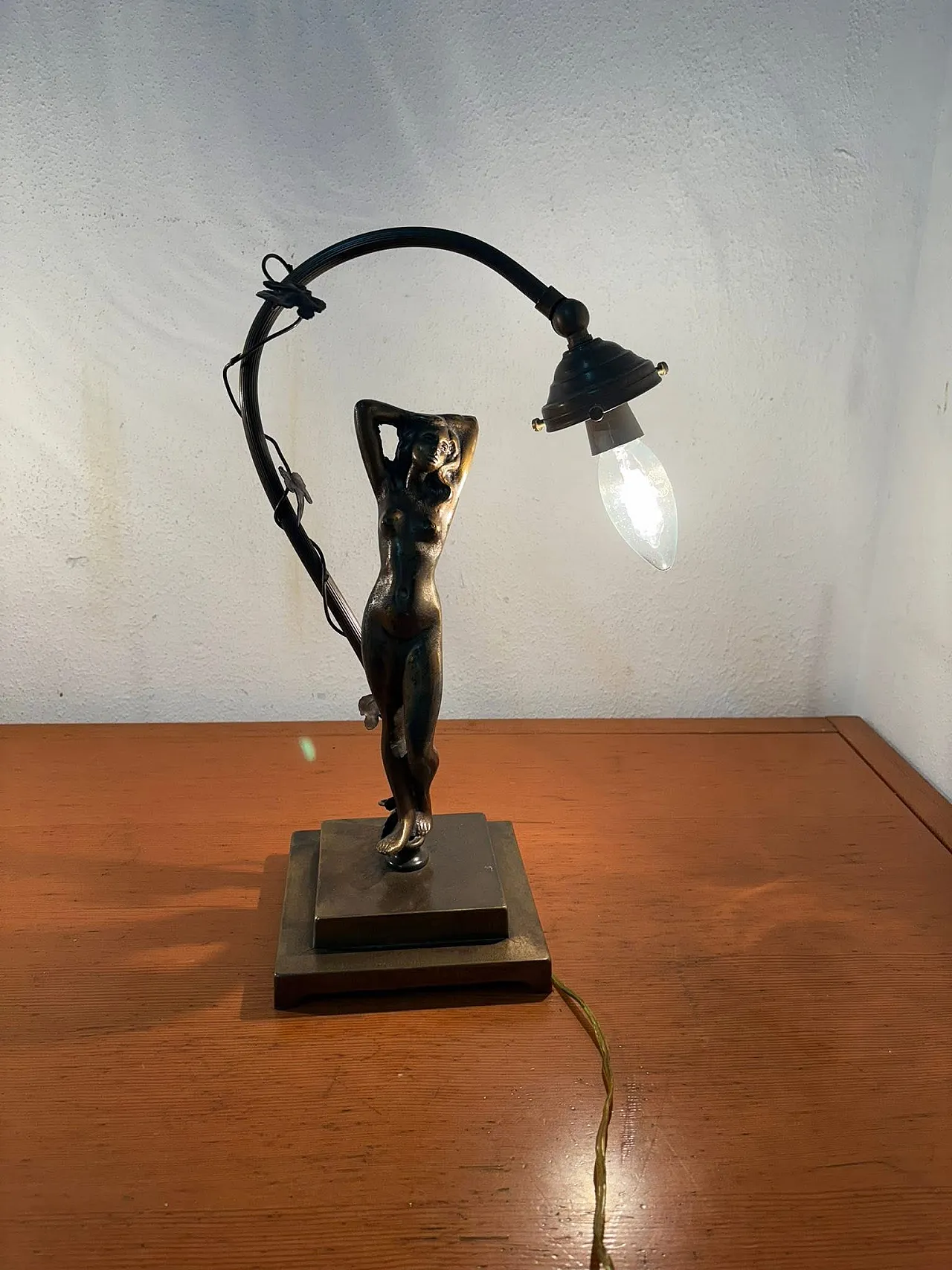 Lampada in bronzo, anni '30 1