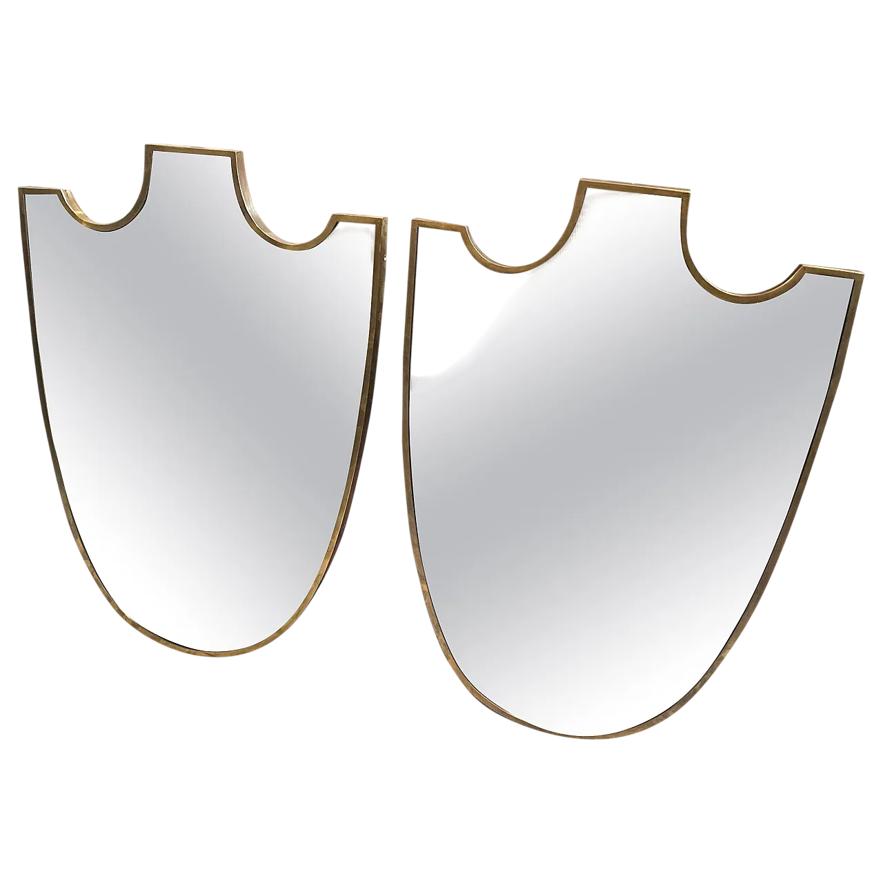 Coppia di specchi a scudo in ottone in stile Gio Ponti, anni '50 18