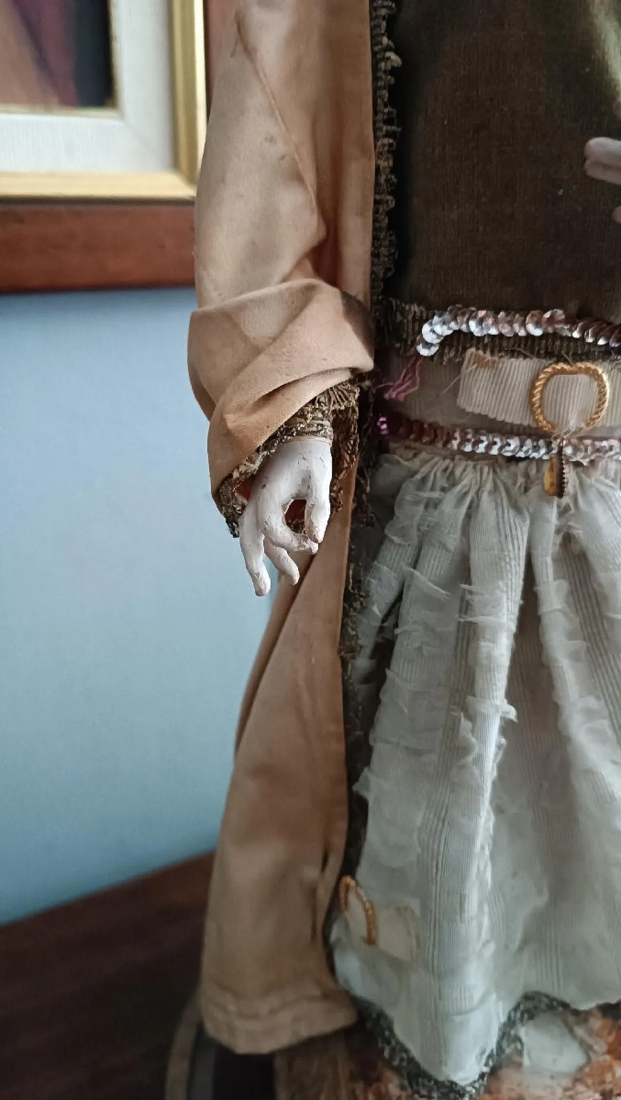 Sculpture of the Madonna or St Agatha in a glass bell, 19th century 6