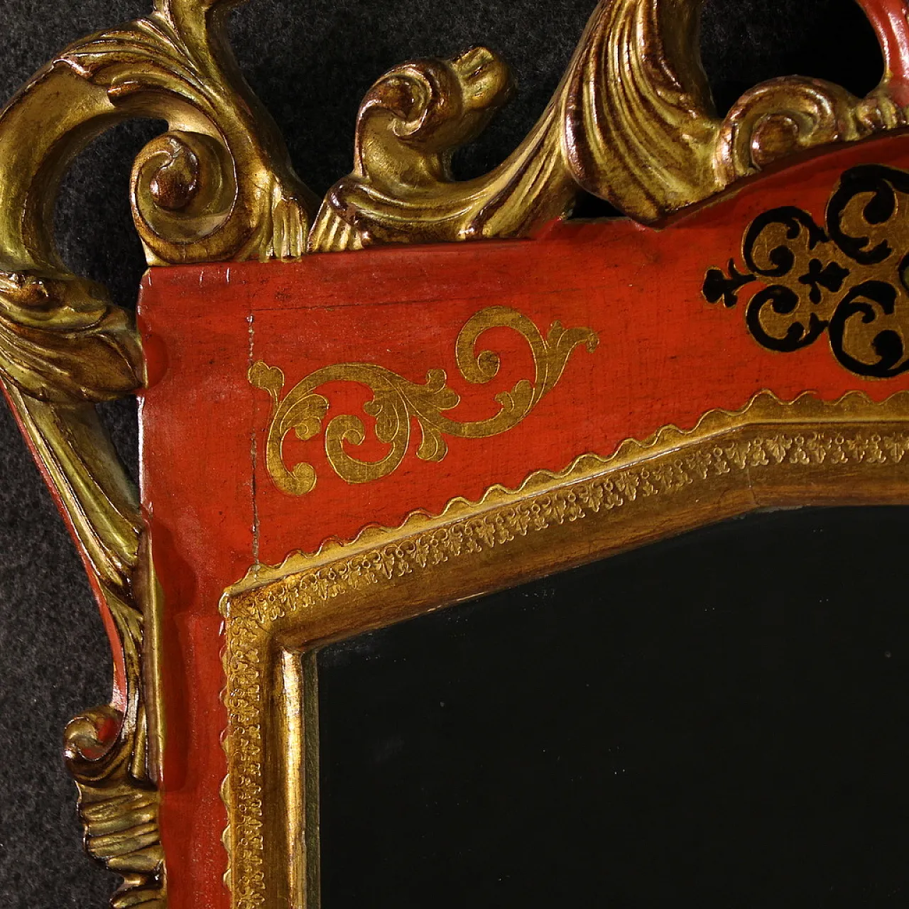 Specchiera toscana laccata rossa e dorata, 20th secolo 10