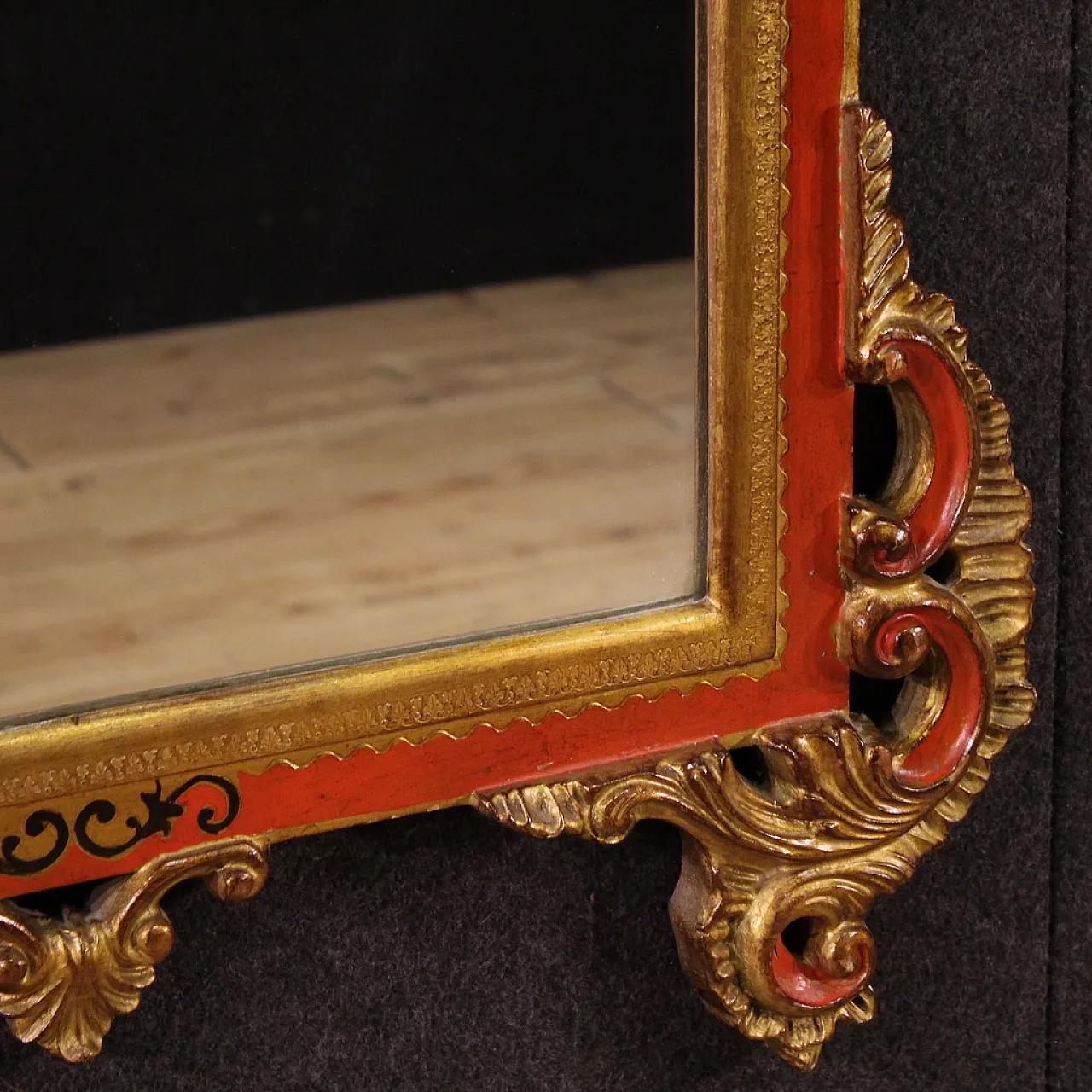 Specchiera toscana laccata rossa e dorata, 20th secolo 12