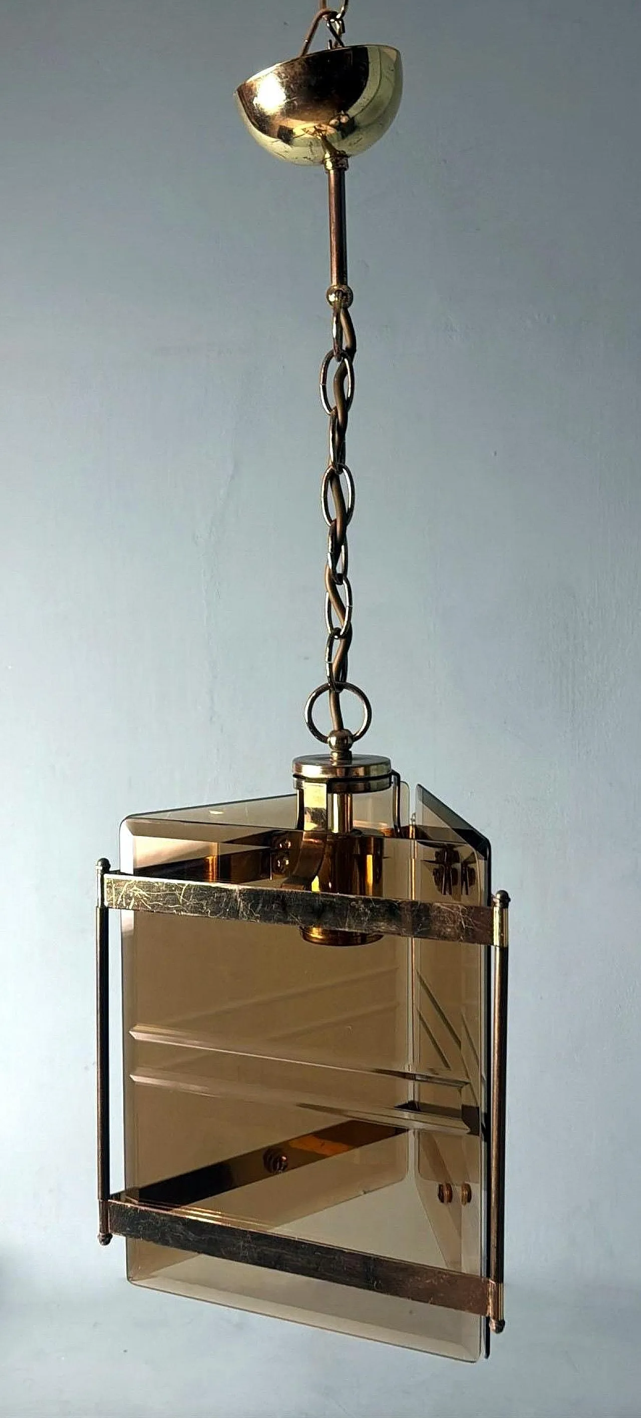 Lampadario in ottone con vetro smerigliato fumé di Sciolari, anni '70 2