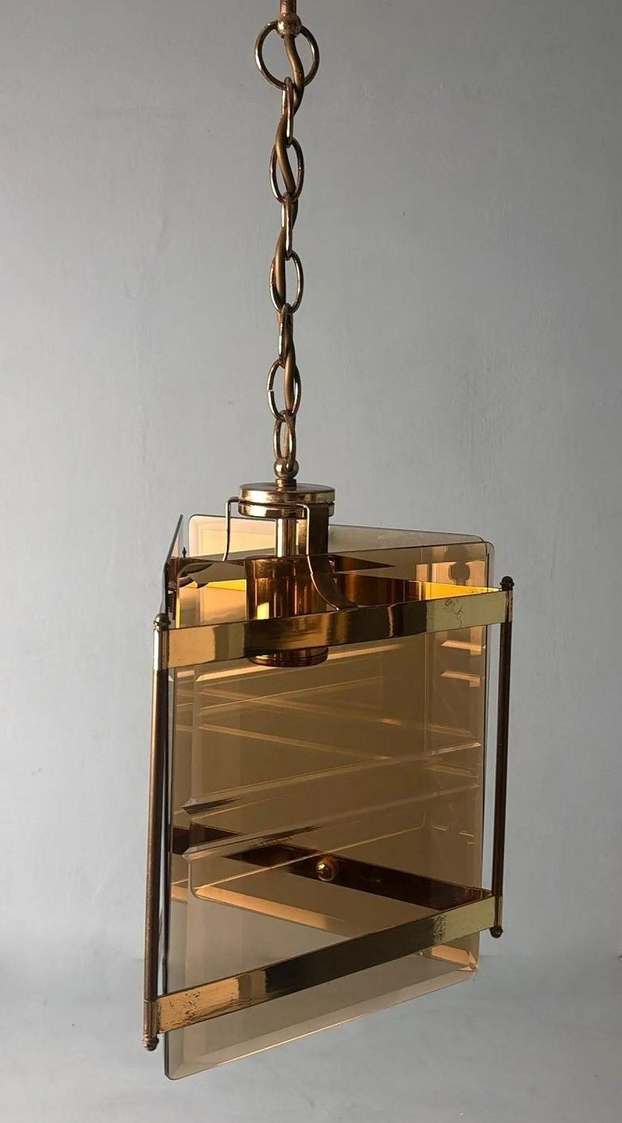 Lampadario in ottone con vetro smerigliato fumé di Sciolari, anni '70 4