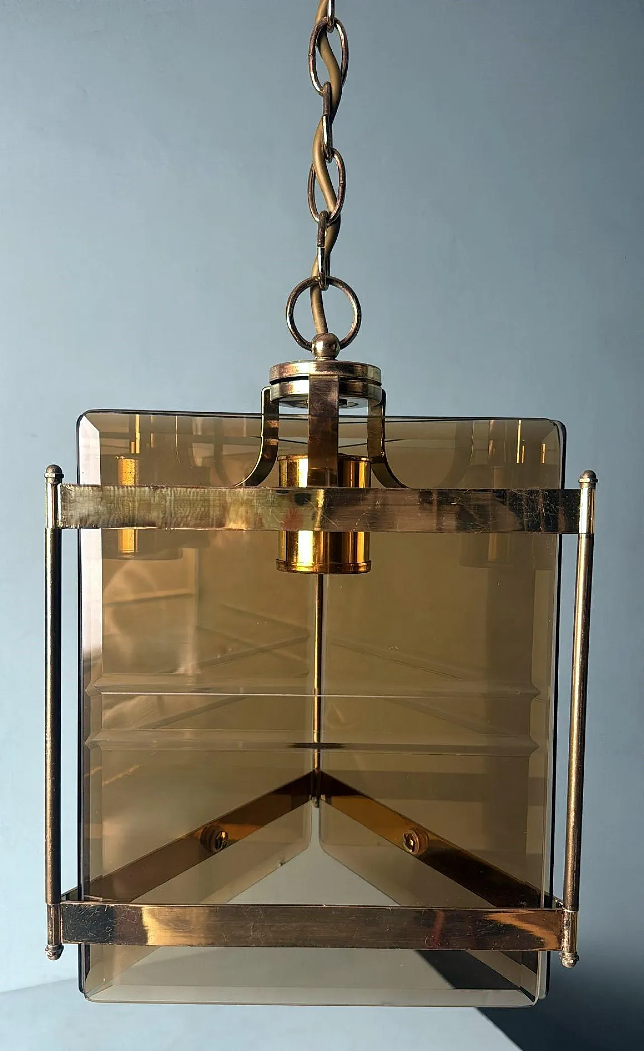 Lampadario in ottone con vetro smerigliato fumé di Sciolari, anni '70 10