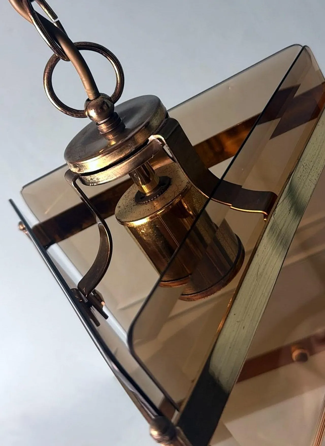 Lampadario in ottone con vetro smerigliato fumé di Sciolari, anni '70 13