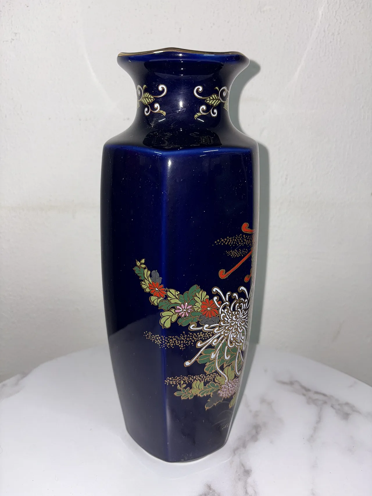 Vaso in porcellana, anni '70 2