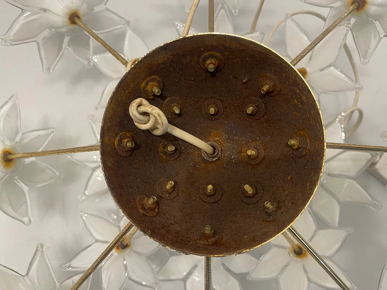 White Murano Flower and Brass Table Lamp, 1970s 11