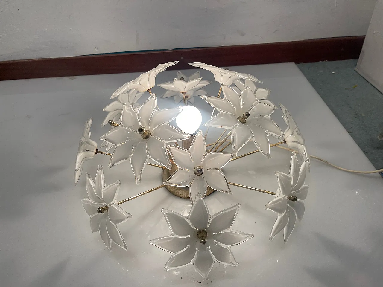 White Murano Flower and Brass Table Lamp, 1970s 15