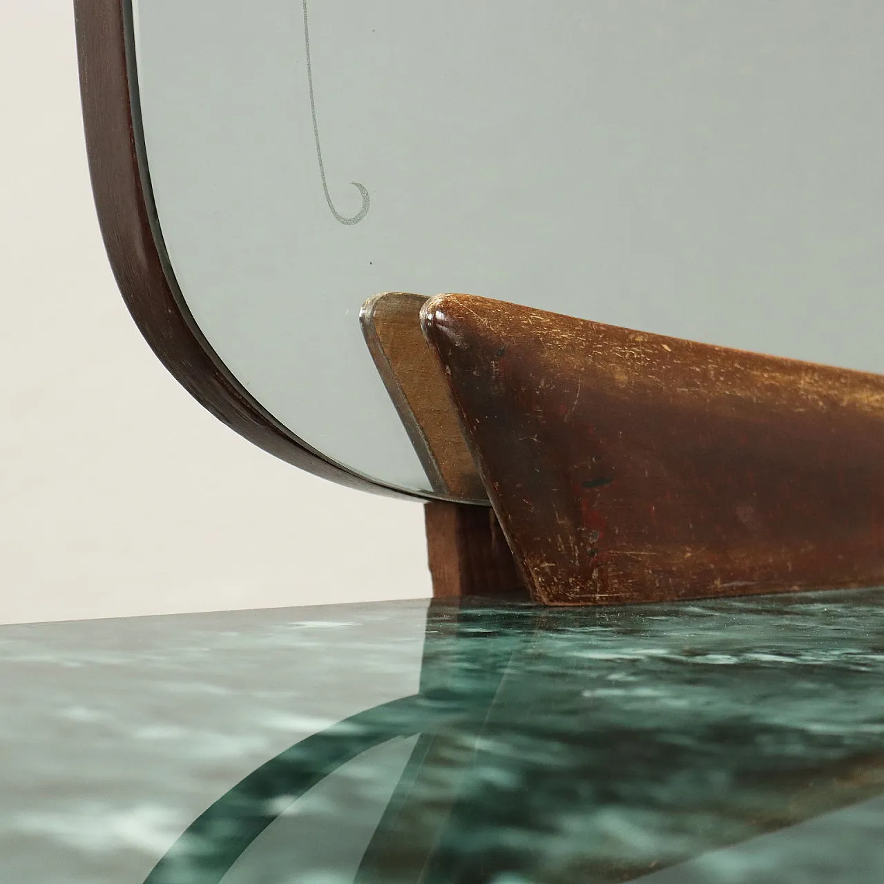 Comò impiallacciato bois de rose con specchio e gambe in faggio tinto, anni '50 6