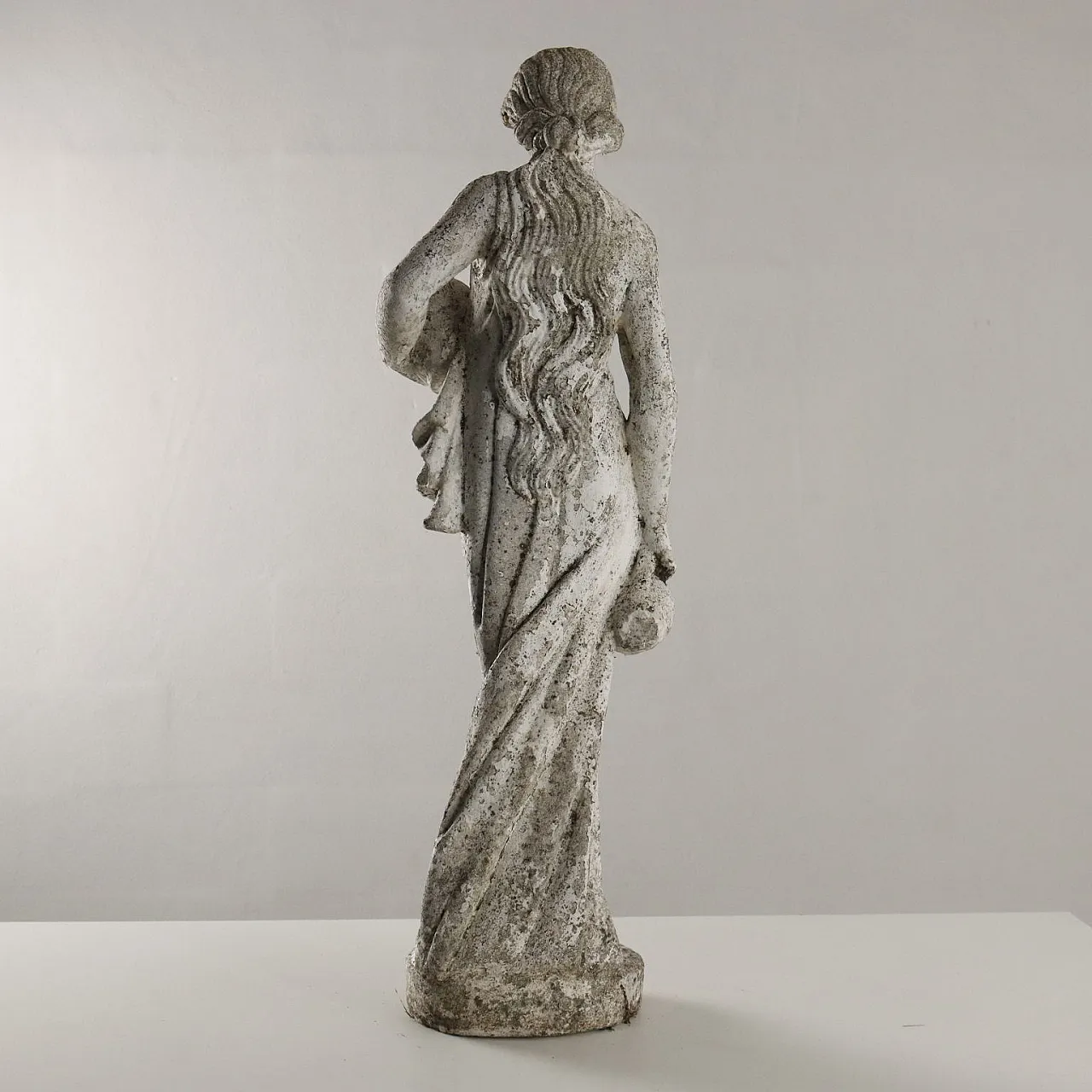 Figura femminile con anfore, statua da giardino in graniglia 9