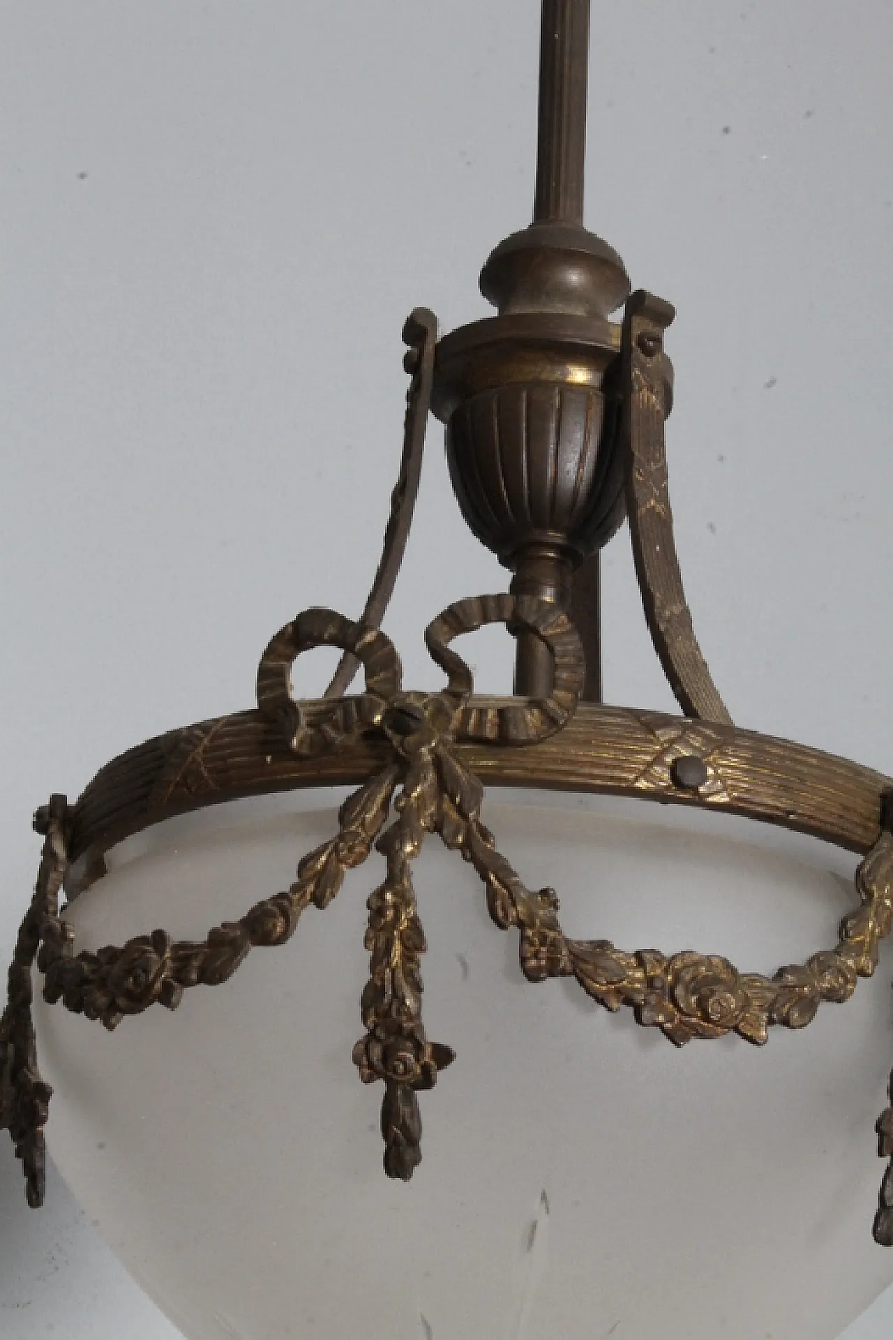 Lampadario liberty vetro opalino e bronzo, 1930 6