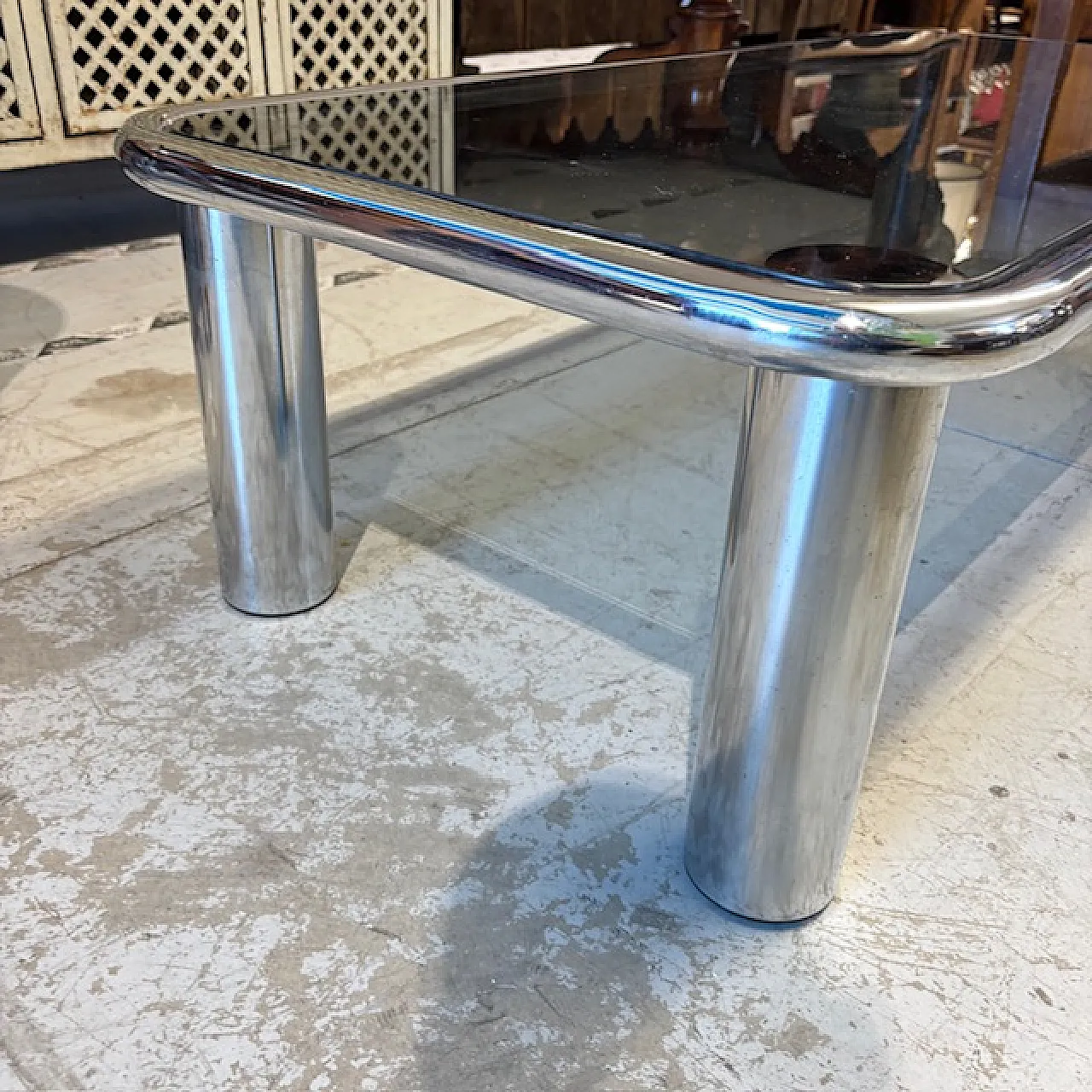 Tavolino da fumo cromato e vetro fumè modello Sesann Frattin, anni '70 2