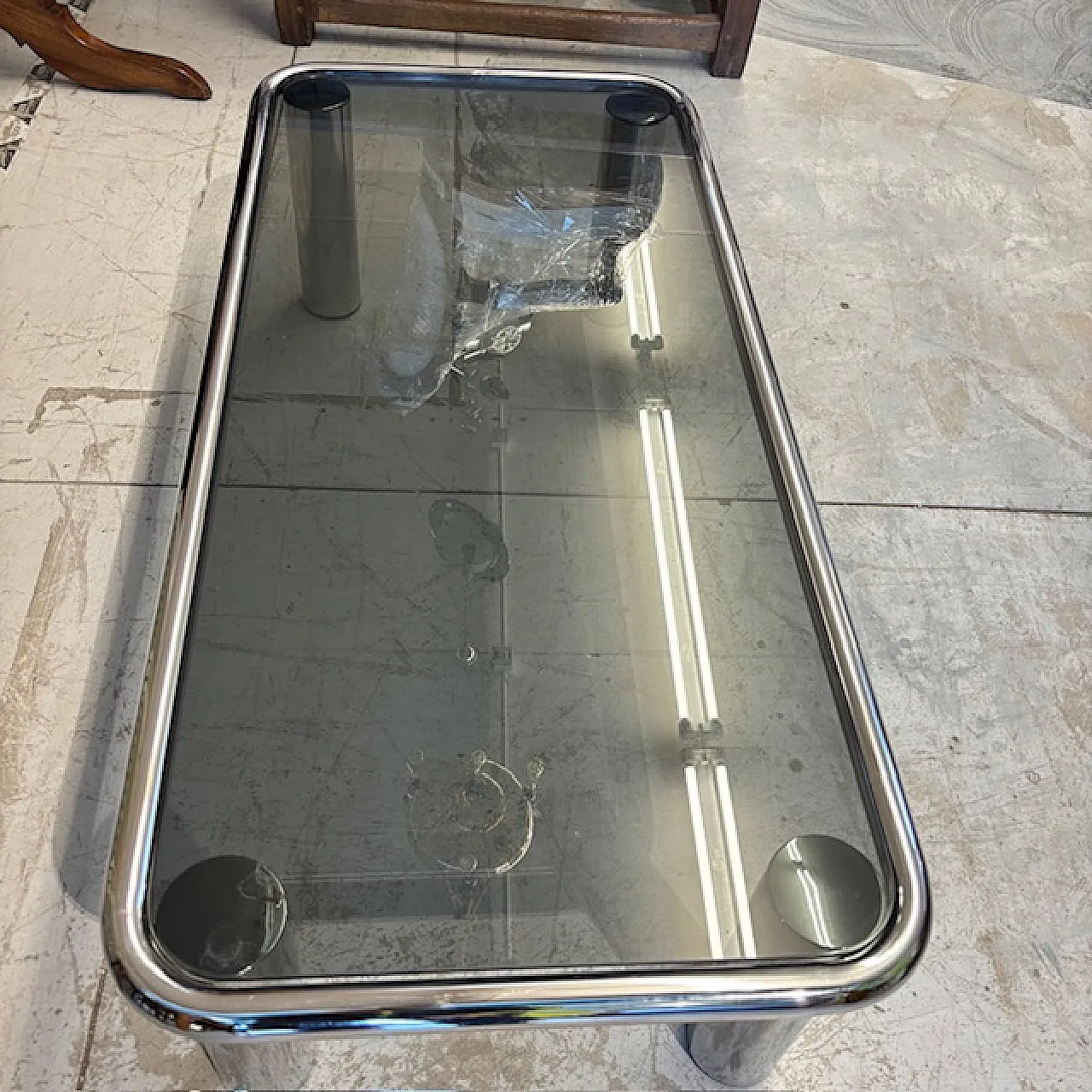 Tavolino da fumo cromato e vetro fumè modello Sesann Frattin, anni '70 3