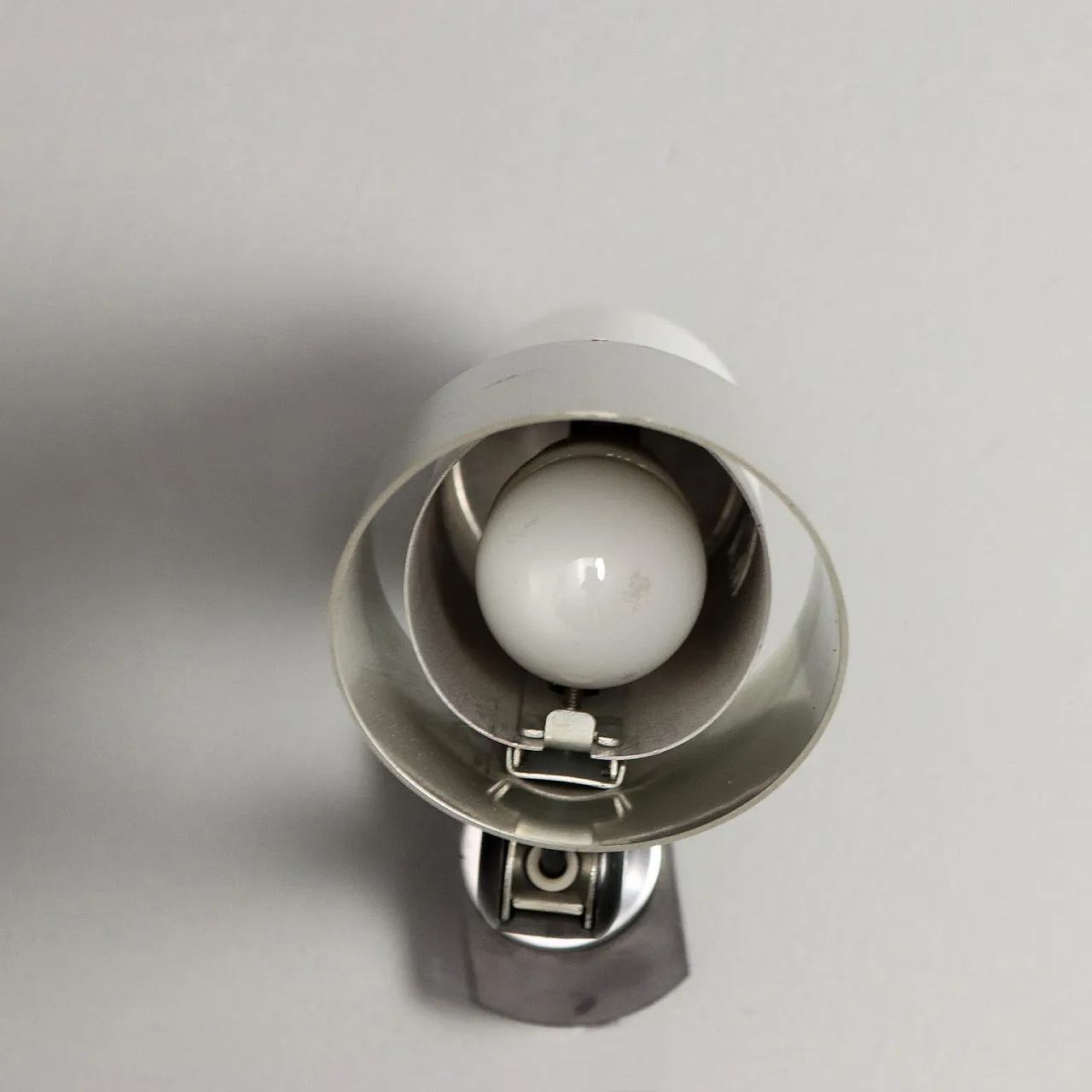 Lampada da parete orientabile in alluminio cromato, anni '70 6