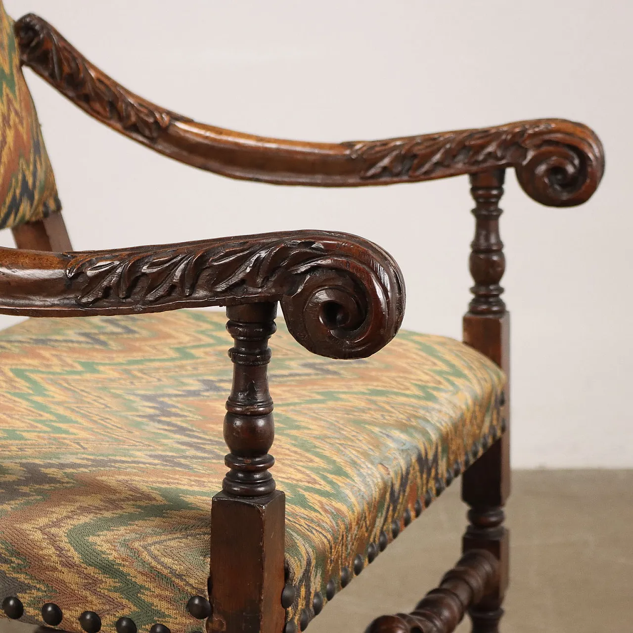 Walnut armchair with leaf motifs & multicoloured fabric, 18th century 5