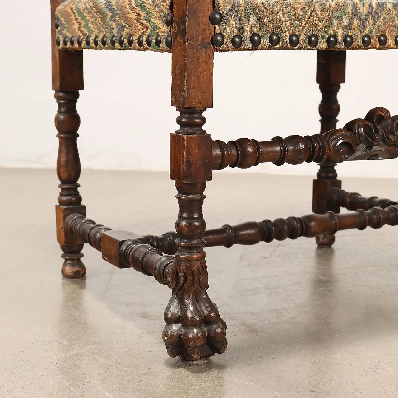 Walnut armchair with leaf motifs & multicoloured fabric, 18th century 6