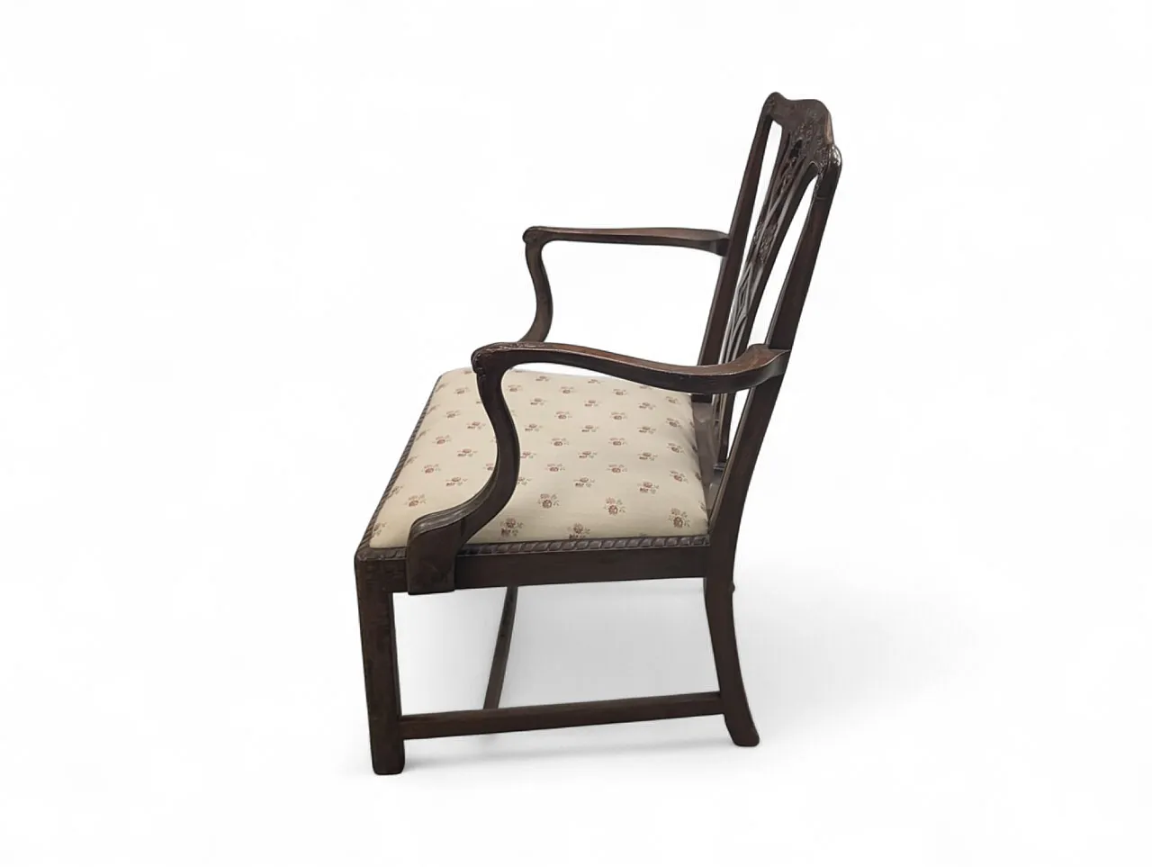 Poltroncina in legno di noce e tessuto in stile fine XVIII secolo 5