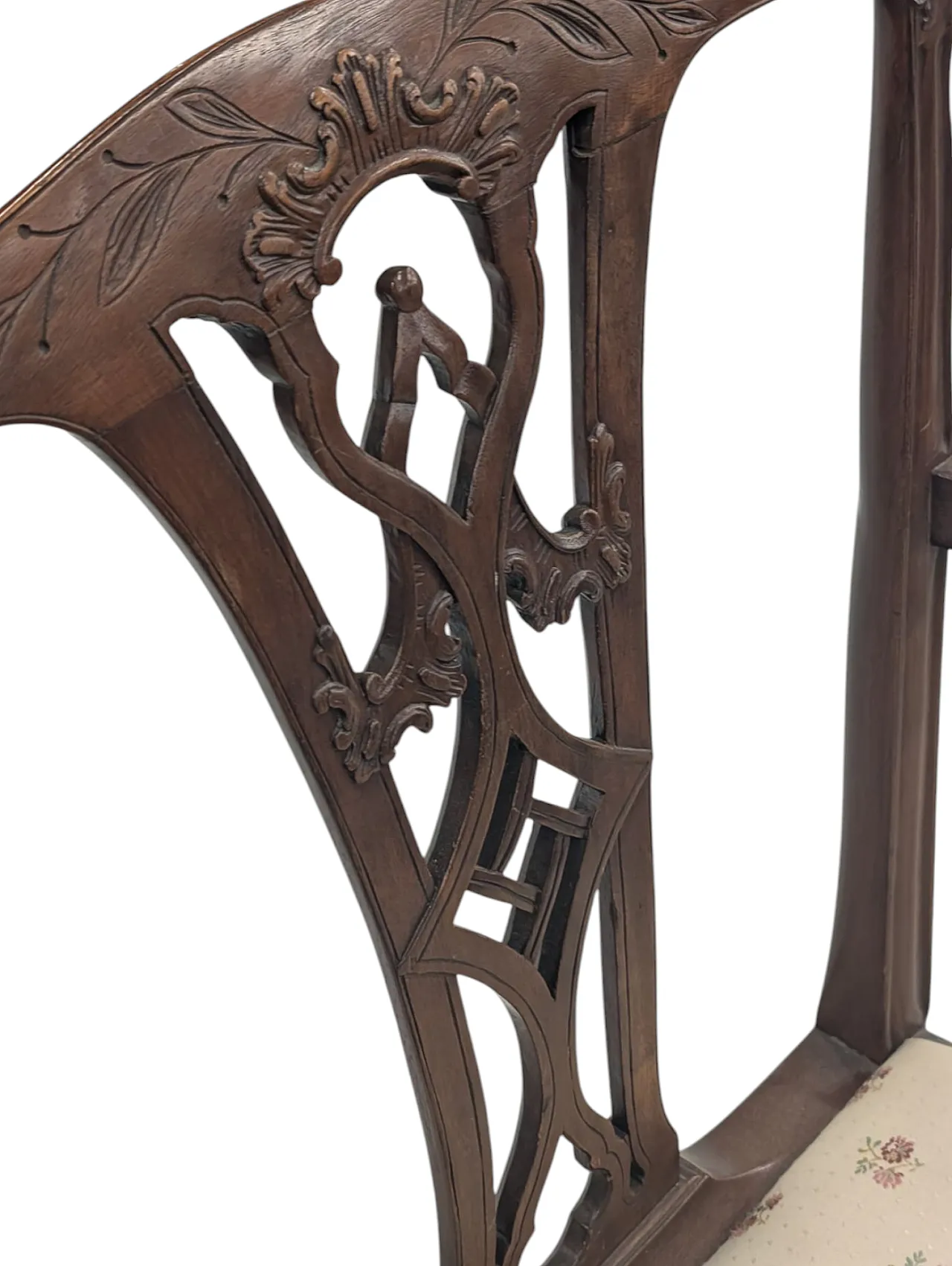 Poltroncina in legno di noce e tessuto in stile fine XVIII secolo 8