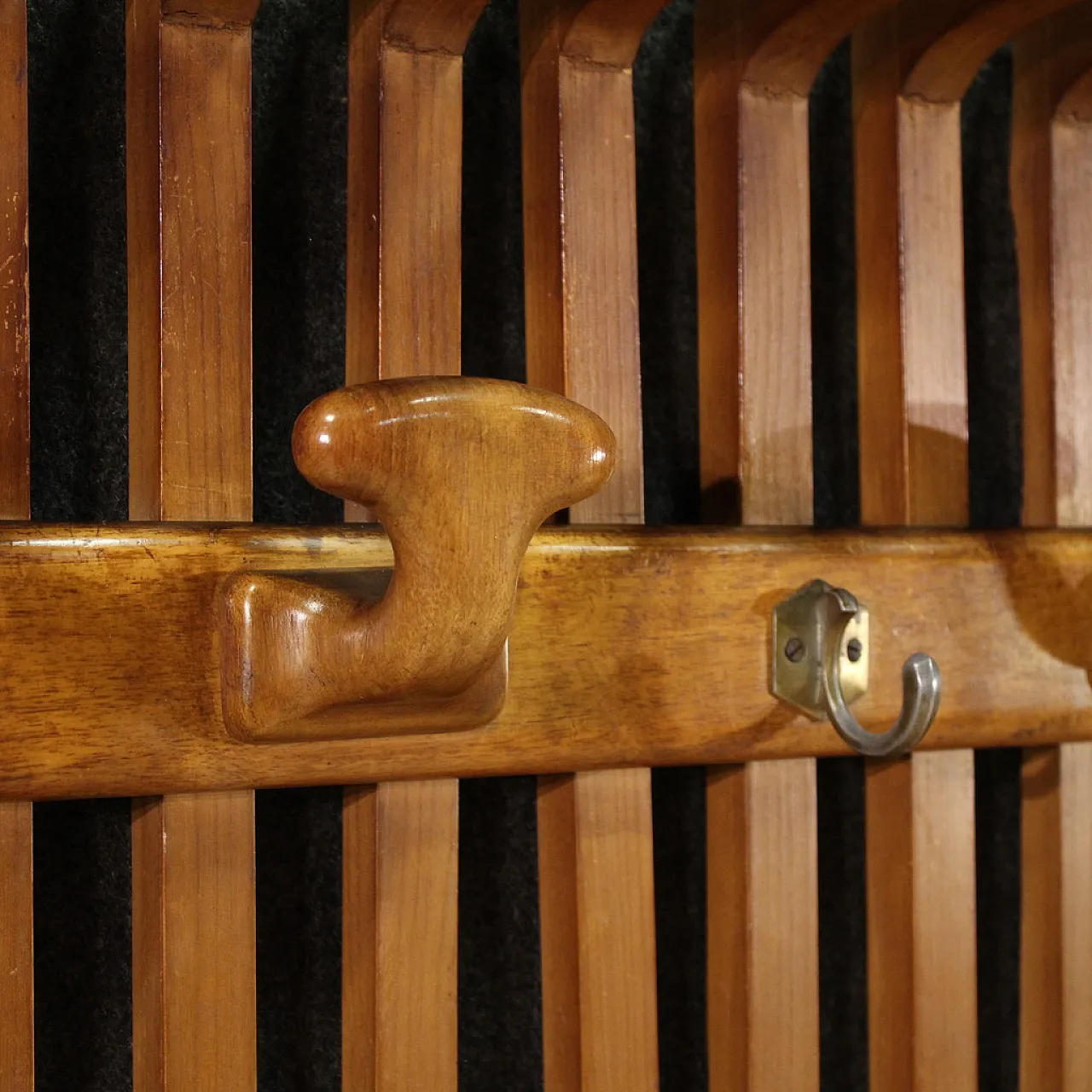 Appendiabiti da muro a stecche design anni '60 5