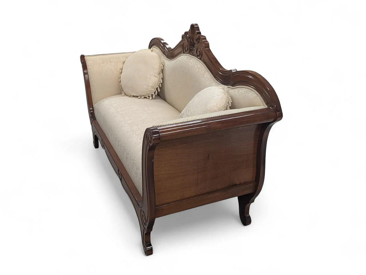 Divano in legno e tessuto stile classico con cuscini 2