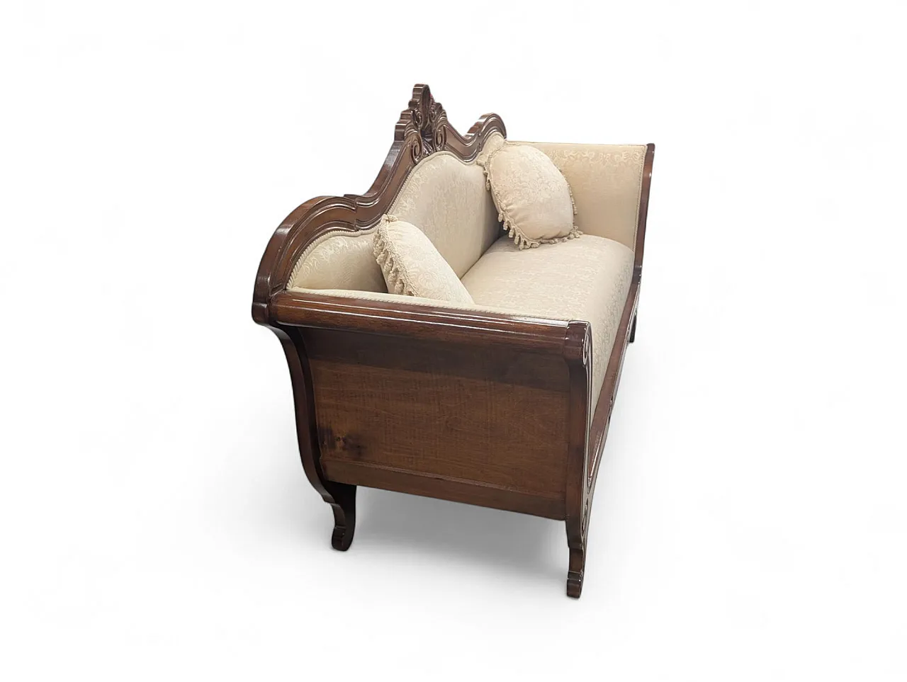 Divano in legno e tessuto stile classico con cuscini 3