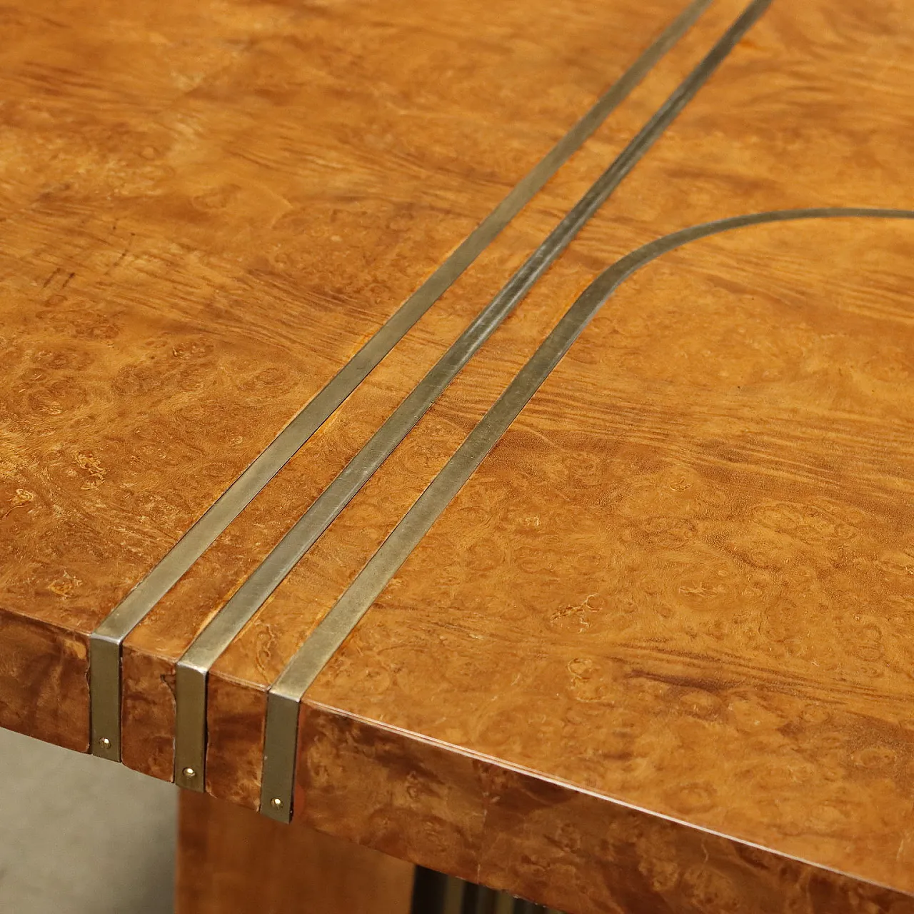 Table veneered in tuia burl, 1980s 3