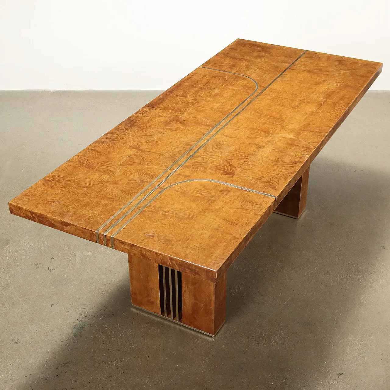 Table veneered in tuia burl, 1980s 8