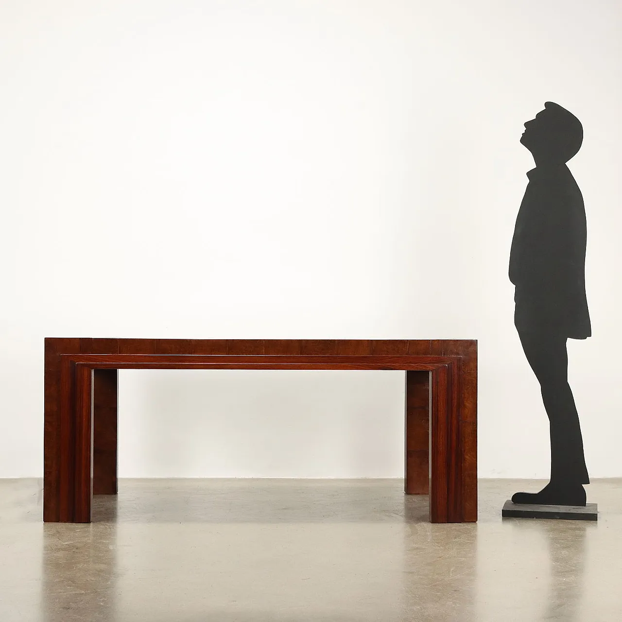 Tavolo impiallacciato in radica di noce e legno esotico, anni '20 2