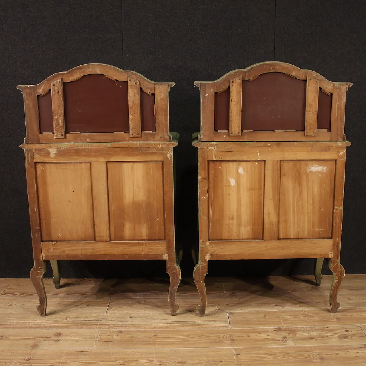 Coppia di credenze italiane laccate con specchiera, '900 3