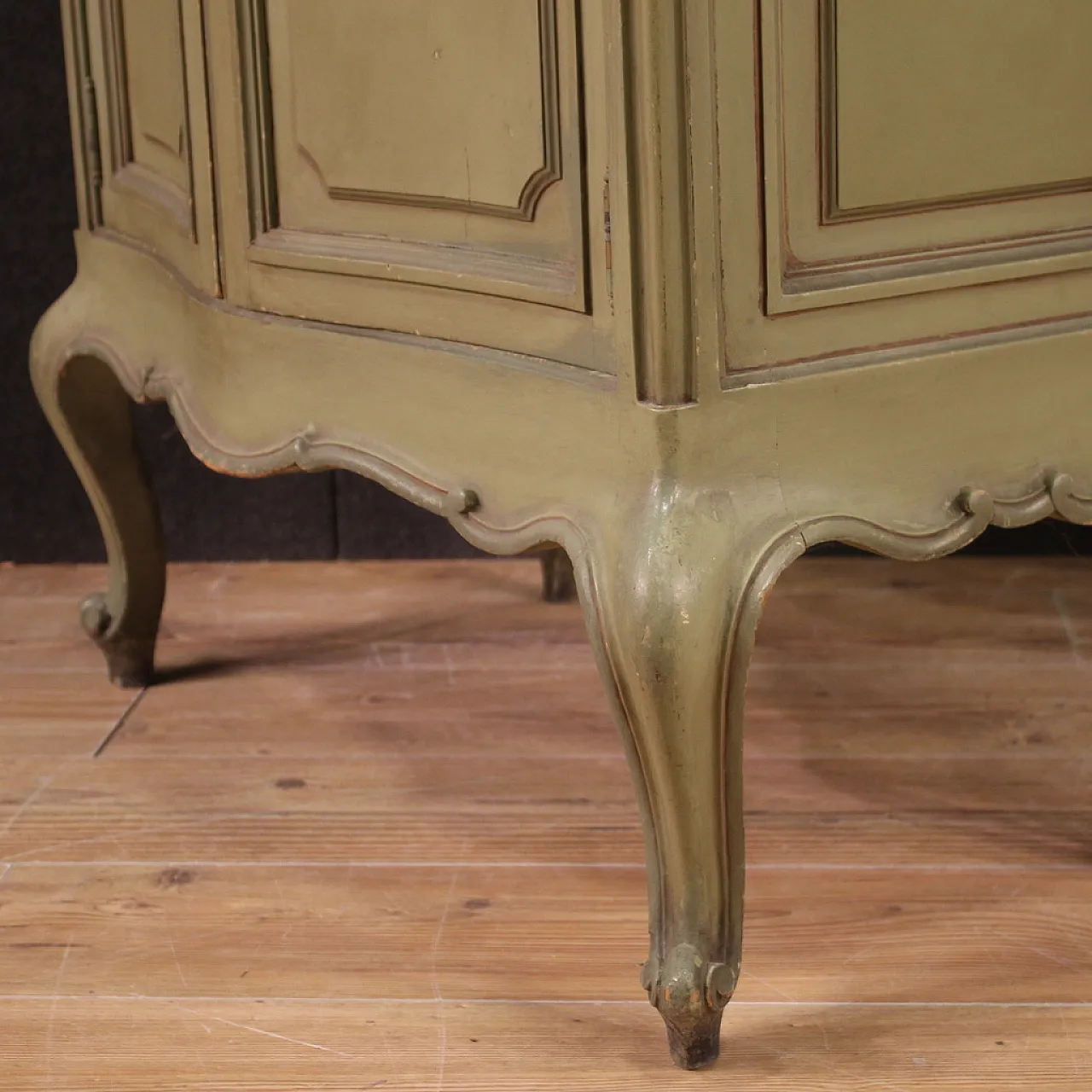 Coppia di credenze italiane laccate con specchiera, '900 7