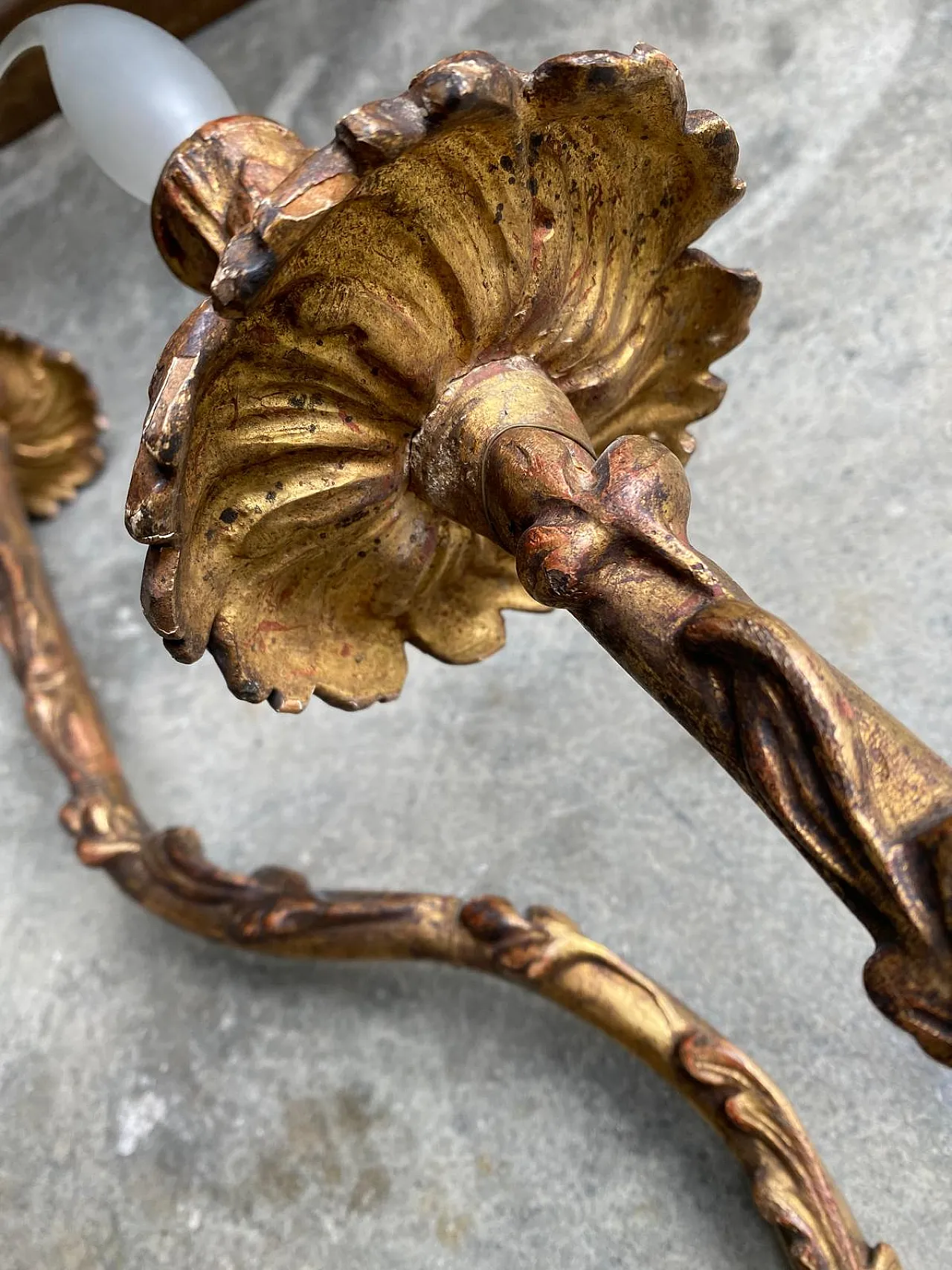 Coppia di appliques 3