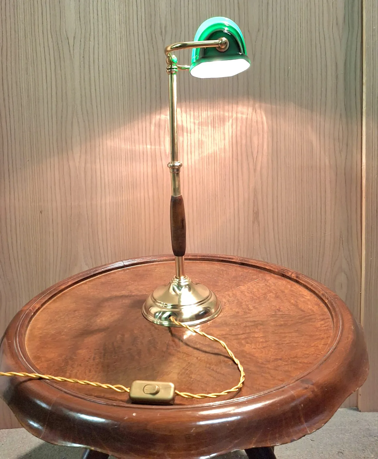 Desk lamp ministerial churchill in green and brass glass 2