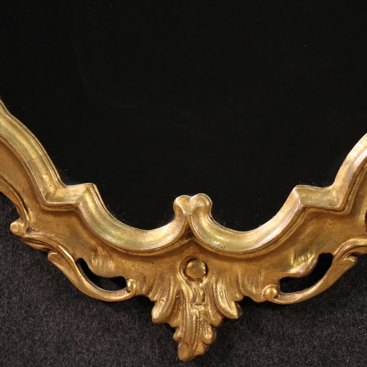 Grande specchiera dorata in stile Luigi XV con cartiglio, '900 10