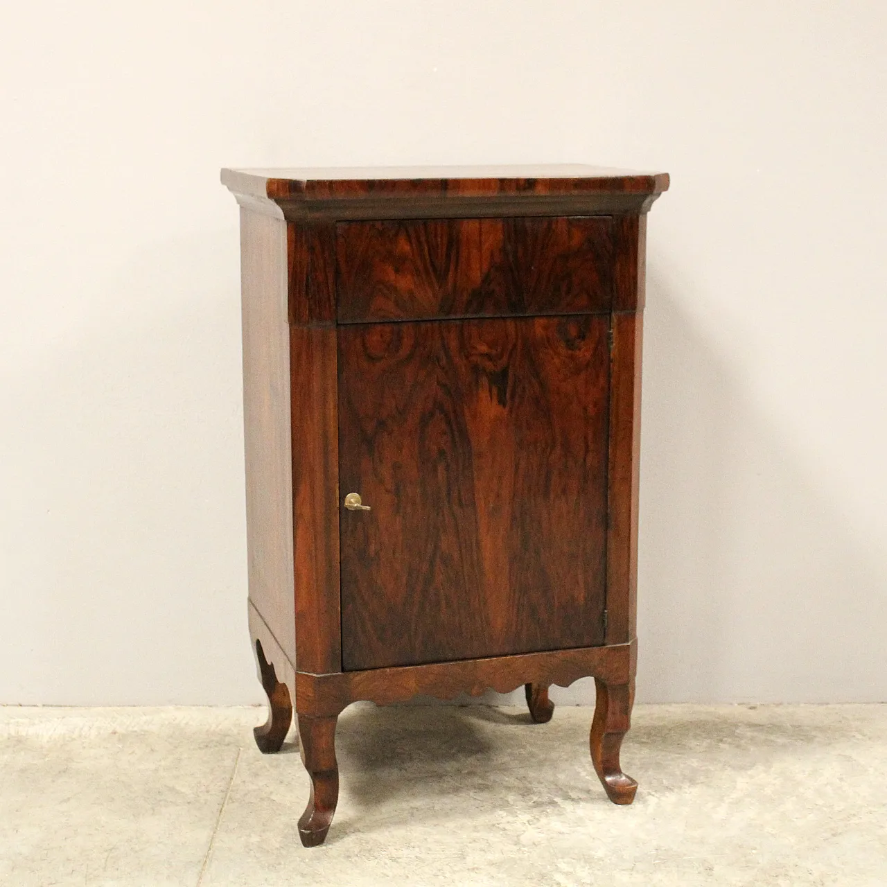 Bottle in walnut Luigi XV, '700 2