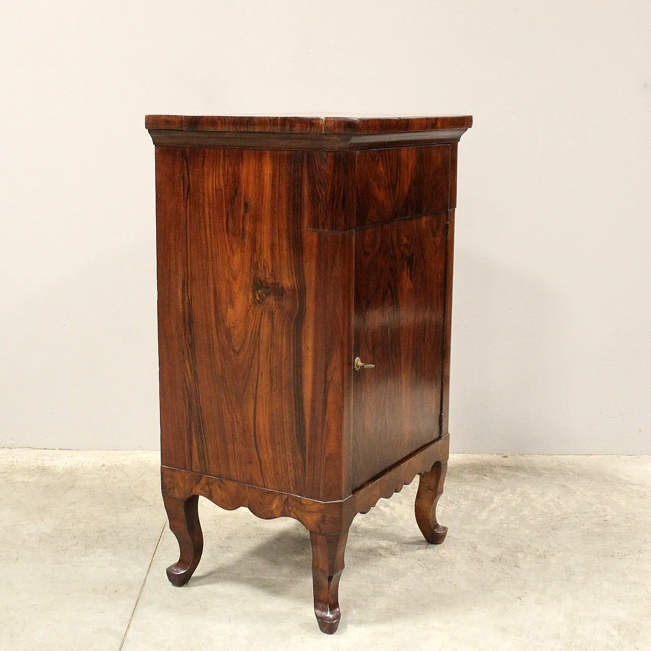 Bottle in walnut Luigi XV, '700 4