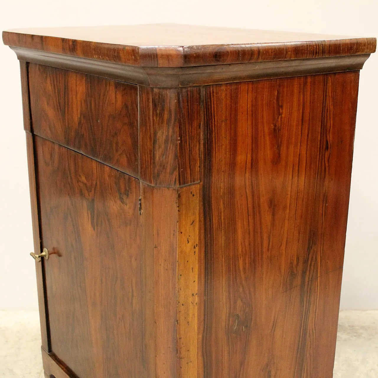 Bottle in walnut Luigi XV, '700 9