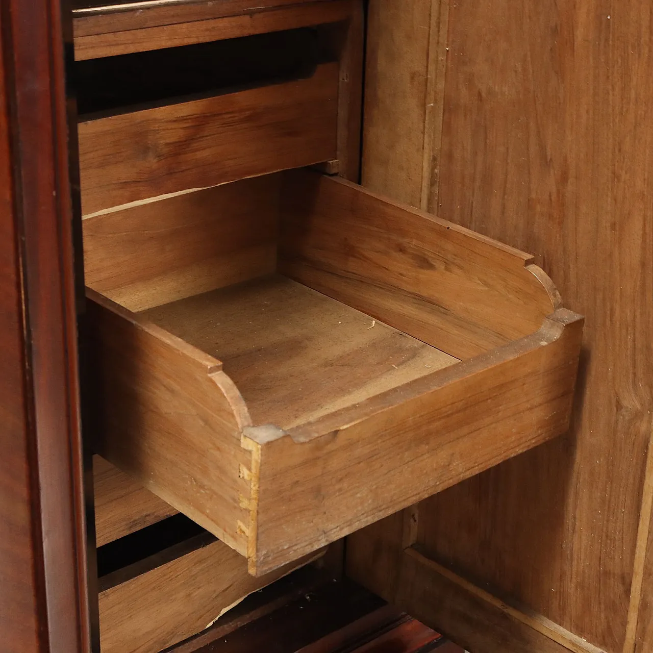 Armadio Umbertino a tre ante con specchio, '800 10